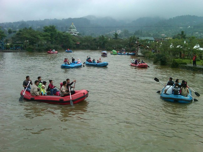 Naik Perahu Karet, Sejarah Taman Matahari Bogor, Informasi Dasar Taman Matahari Bogor, Lokasi & Rute Menuju Taman Matahari, Permainan dan Fasilitas Taman Matahari Bogor, Penginapan di Sekitar Taman Matahari Bogor, Harga Tiket Masuk Taman Wisata Matahari, Daftar Harga Paket Wisata
