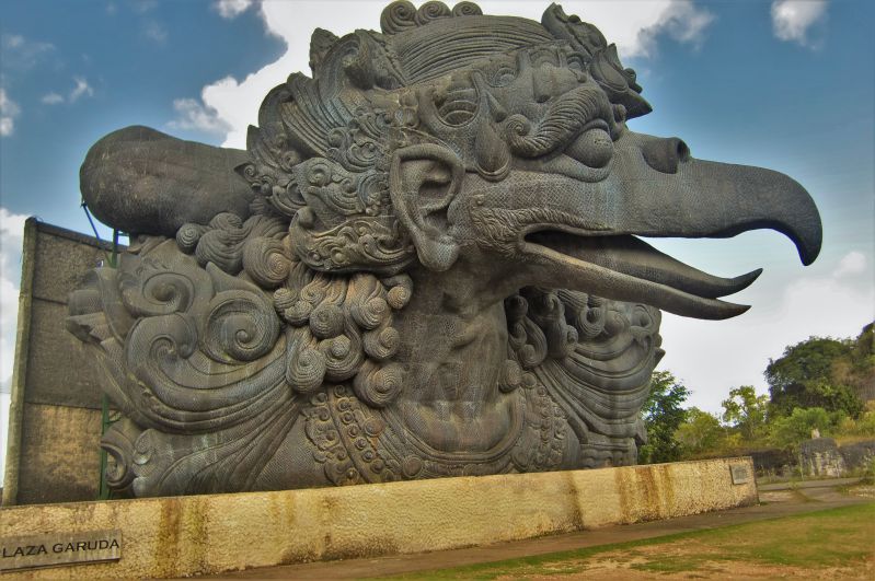 Plaza Garuda, Alamat dan Rute Menuju Lokasi GWK, Sejarah Garuda Wisnu Kencana, Daya Tarik GWK, Jadwal Event di GWK, Jam Operasional GWK, Harga Tiket Masuk GWK, Promo spesial VOUCHER Harga tiket masuk GWK, Tips Liburan ke GWK