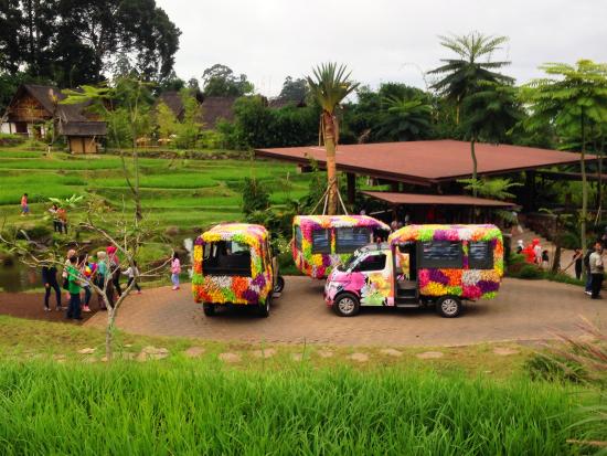 Shutle via Tripadvisor, Lokasi dan Rute Menuju Dusun Bambu, Aktivitas yang Bisa Dilakukan di Dusun Bambu, Jam Operasional dan Harga Tiket Masuk Dusun Bambu, Harga Tiket Masuk Dusun Bambu Lembang