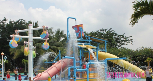 Splash Town via Jalanjalanyukcom, Lokasi dan Rute Menuju Ocean Park, Daya Tarik Ocean Park, Jam Operasional Ocean Park, Harga Tiket Masuk Ocean Park, Tips Liburan di Ocean Park