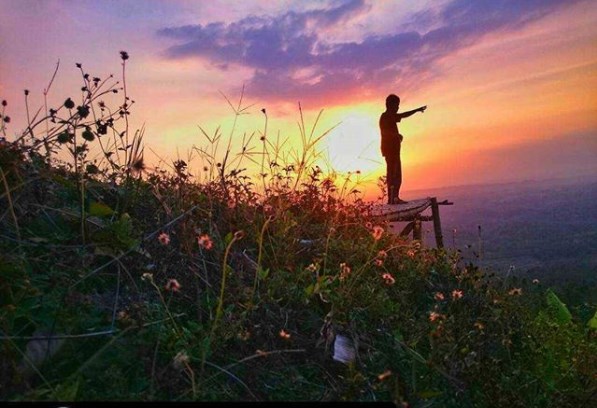 Wadas Tumpang Banjarnegara, 1. Kawah Sikidang Dieng, 2. Kompleks Percandian Arjuna, 3. Taman Margasatwa Serulingmas, 4. D’Qiano Hot Spring Waterpark, 5. Museum Kailasa Dieng, 6. Arung Jeram Sungai Serayu, 7. Surya Yudha Park Banjarnegara, 8. Candi Bima, 9. Pemandian Air Panas Pingit, 10. Kawah Candradimuka, 11. Gunung Lanang, 12. Kawah Sileri Dieng, 13. Sumur Jalatunda Dieng, 14. Curug Pitu Banjarnegara, 15. Curug Mrawu, 16. Curug Sikopel, 17. Telaga Merdada Banjarnegara, 18. Telaga Dringo, 19. Waduk Mrica, 20. Candi Gatot Kaca, 21. Tampo Mas, 22. Curug Pletuk, 23. Serayu Park, 24. Kolam Renang Serulingmas, 25. Pesona Curug Muncar Banjarnegara, 26. Bukit Asmara Situk (Tutup Sementara), 27. Bukit Watu Sodong, 28. Bukit Icika, 29. Bukit Rumpit Bike Park, 30. Taman Kardjono, 31. BUARAN (Bukit Ares Pawinihan), 32. Curug Kuripan, 33. Pemandian air hangat segar asri, 34. Wisata Dawuhan, 35. Air Terjun Genting, 36. Bukit Skoter, 37. Curug Sinom Indah Kalibening, 38. Telaga Balai Kambang, 39. Wadas Tumpang Banjarnegara, 40. Anglir Mendung Banjarnegara, 41. Curug Pundung Sewu Banjarnegara, 1. Warung Makan Soto Krandegan, 2. Combro Kalipalet, 3. Bakso Ketupat Belakang Polres, 4. Saung Bu Mansyur