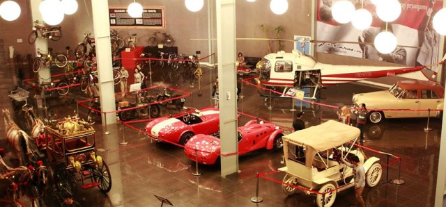 Zona Edukasi, Lokasi Museum Angkut, Rute Menu Museum Angku, Daya Tarik dan Aktivitas di Museum Angkut, Harga Tiket Masuk Museum Angkut, Tips Liburan ke Museum Angkut, Syarat dan Ketentuan