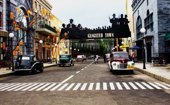 Zona Gangster Town & Broadway Street, Lokasi Museum Angkut, Rute Menu Museum Angku, Daya Tarik dan Aktivitas di Museum Angkut, Harga Tiket Masuk Museum Angkut, Tips Liburan ke Museum Angkut, Syarat dan Ketentuan