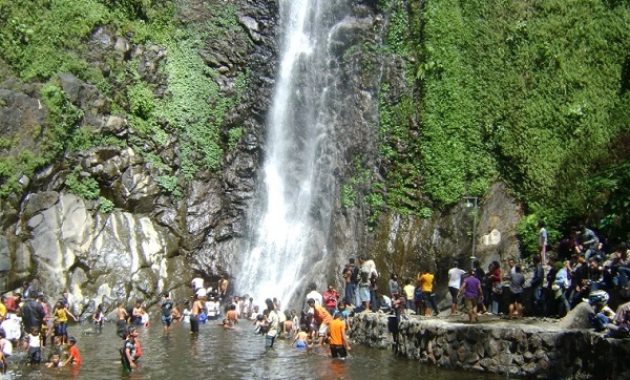 Air Terjun Sedudo, 1. Gunung Bromo, 2. Pantai Pasir Putih, 3. Telaga Sarangan, 4. Ranu Kumbolo Gunung Semeru, 5. Pulau Sempu, 6. Pantai Plengkung, 7. Pantai Bandealit, 8. Pantai Sendang Biru, 9. Pulau Merah, 10. Pantai Balekambang, 11. Kawah Ijen Banyuwangi , 12. Jawa Timur Park (Jatim Park) 1, 13. House of Sampoerna, 14. Wisata Bahari Lamongan , 15. Pantai Papuma Jember, 16. Gunung Kelud Kediri, 17. Maharani Zoo & Goa, 18. Pemandian Air Panas Cangar Jawa Timur, 19. Arung Jeram Songa Probolinggo, 20. Air Terjun Madakaripura Probolinggo, 21. Air Terjun Coban Rondo, 22. Puncak B-29, 23. Simpang Lima Gumul – KEDIRI, 24. Gumul Paradise Island Kediri, 25. Taman Langit Gunung Banyak, 26. Jatim Park 2 Malang, 27. Taman Rekreasi Selecta, 28. Wisata Bukit Jaddhih, 29. Air Terjun Dlundung, 30. Predator Fun Park Batu, 31. Eco Green Park, 32. Taman Bungkul, 33. Pantai Batu Bengkung, 34. Air Terjun Putuk Truno, 35. The Grand Taman Safari Prigen Jawa Timur, 36. Pantai Kelapa Tuban, 37. Air Terjun Sedudo