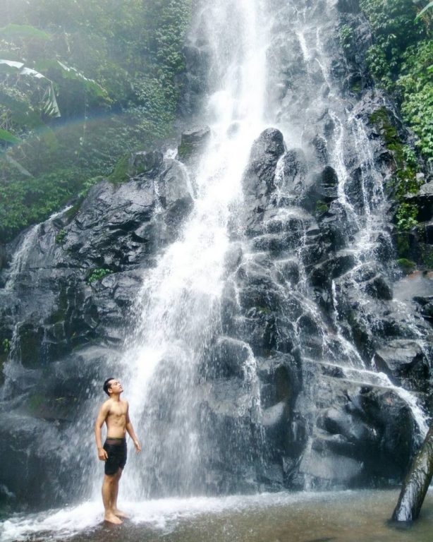 Air Terjun Sri Gunting iva IG @chowmohammed, 1. Air Terjun Sedudo , 2. Watu Lawang , 3. Taman Pandan Wilis , 4. WM Mini WaterPark Sawahan, 5. Bukit Surga, 6. Wisata Taman Cengkok Asri ( WTC Asri ), 7. Air Terjun Roro Kuning , 8. Candi Ngetos , 9. Taman Pintar Nganjuk, 10. Goa Margo Tresno , 11. Taman Wisata Manyung, 12. Taman Lembah Djati, 13. Air Terjun Singokromo, 14. Waduk Perning , 15. Bukit Salju Ngetos, 16. Waduk Putukrejo , 17. Wisata Sumbermiri Nganjuk, 18. Sendang Putri Wilis , 19. Wisata Bukit Batu Songgong , 20. Monumen Dr. Soetomo, 21. Museum Anjuk Ladang , 22. Taman Rekreasi Anjuk Ladang , 23. Pura Kerta Bhuwana Giri Wilis , 24. Agrowisata ONOKABE, 25. Monumen Jenderal Soedirman , 26. Embung Estumulyo, 27. Air Terjun Watu Lumbung, 28. Agro Wisata Ganter , 29. Klenteng Hok Yoe Kiong , 30. Masjid Yoni Al – Mubarok, 31. Makam Kanjeng Jimat , 27. Air Terjun Tirto Panji ????, 32. Air Terjun Watu Leter, 33. Monumen Gerilya Jenderal Sudirman , 34. Bukit Goa Dali , 35. Watu Gandul , 36. Candi Lor , 37. Goa Dan Grojogan Putri Ayu , 38. Air Terjun Pring Jowo , 39. Waduk Oro-oro Ombo, 40. Air Terjun Gedangan , 41. Air Terjun Sri Gunting , 42. Air Terjun Sumber Manik , 43. Air Terjun Ngebleng , 44. Air Terjun Sumberanjlok, 45. Air Terjun Coban Tretes 