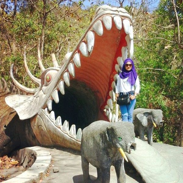 Geopark Batu Seribu via IG @arista_na, 1. Dunia Air Pandawa , 2. Gunung Sepikul , 3. Royal Water Adventure , 4. Alun – Alun Satya Negara Sukoharjo , 5. Kolam Renang Kora Kora, 6. Waduk Mulur , 7. Umbul Pecinan Batu Seribu , 8. Wisata Alam Batu Seribu, 9. Telaga Claket , 10. Taman Pakujoyo, 11. Gunung Pegat, 12. Taman Wijaya Kusuma, 13. Embung Pengantin, 14. Kidoland, 15. Curug Krajan  , 16. Spot Keren Dam Colo , 17. Telaga Biru Semin Nan Indah , 18. Gunung Taruwongso, 19. Petilasan Kraton Pajang , 20. WE LAND SUNRISE VIEW n GEOPARK, 21. Sendang Semurup, 22. Wisata Pleret, 23. Pura Sahasra Adhi Pura , 24. Pemandian Air Hangat Langenharjo 