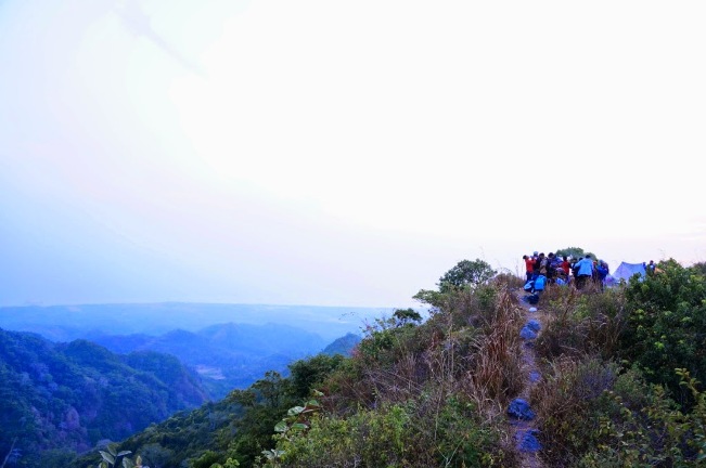Gunung Lasem via Sumber, 1. Pantai Karang Jahe, 2. Pantai Caruban, 3. Jembatan Merah Hutan Mangrove, 4. Dampo Awang Beach (Taman Rekreasi Pantai Kartini), 5. Alun – Alun Rembang, 6. Watu Congol Lasem, 7. Tiongkok Kecil Heritage Lasem, 8. Gunung Lasem, 9. Air Terjun Pasucen, 10. Watu Layar, 11. Pantai Nyamplung Indah, 12. Waduk Panohan, 13. Wisata Gunung Kajar, 14. Waduk Lodan (Embung Lodan), 15. Pantai Pasir Putih Wates, 16. Pantai Binangun, 17. Pantai Jati Sari, 18. Air Terjun Kali Mancur, 19. Air Terjun Kedung Grenjeng, 20. Gunung Argopuro Lasem, 21. Museum RA Kartini, 22. Wana Wisata Kartini Mantingan, 23. Klenteng Cu An Kiong Lasem, 24. Masjid Jami’ Lasem, 25. Wana Wisata Sumber Semen, 26. Lawang Ombo, 27. Vihara Ratanavana Arama, 28. Petilasan Sunan Bonang, 29. Taman Indah Pantai Balongan, 30. Masjid Agung Alun – Alun Rembang, 31. Situs Perahu Kuno Punjulharjo, 32. Pulau Gede Rembang, 33. Pulau Karang Gosong, 34. Rumah Pohon Igir Wringin, 35. Bukit Pencu Blora, 36. Juwana Water Fantasy