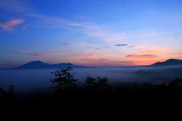 Gunung Taruwongso Foto IG @prasetyowahyu29, 1. Dunia Air Pandawa , 2. Gunung Sepikul , 3. Royal Water Adventure , 4. Alun – Alun Satya Negara Sukoharjo , 5. Kolam Renang Kora Kora, 6. Waduk Mulur , 7. Umbul Pecinan Batu Seribu , 8. Wisata Alam Batu Seribu, 9. Telaga Claket , 10. Taman Pakujoyo, 11. Gunung Pegat, 12. Taman Wijaya Kusuma, 13. Embung Pengantin, 14. Kidoland, 15. Curug Krajan  , 16. Spot Keren Dam Colo , 17. Telaga Biru Semin Nan Indah , 18. Gunung Taruwongso, 19. Petilasan Kraton Pajang , 20. WE LAND SUNRISE VIEW n GEOPARK, 21. Sendang Semurup, 22. Wisata Pleret, 23. Pura Sahasra Adhi Pura , 24. Pemandian Air Hangat Langenharjo 
