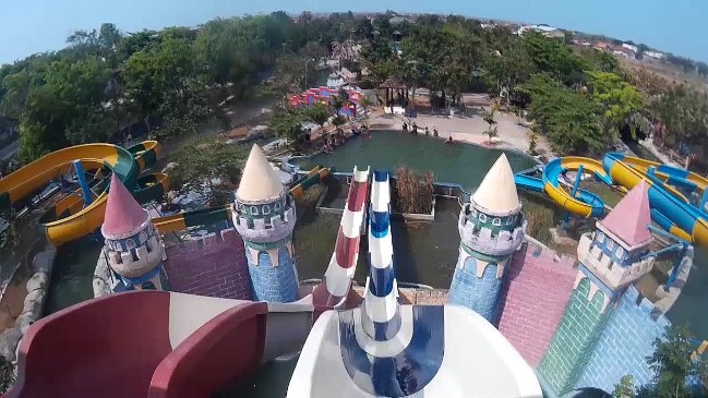 Juwana Water Fantasy via Youtube, 1. Pantai Karang Jahe, 2. Pantai Caruban, 3. Jembatan Merah Hutan Mangrove, 4. Dampo Awang Beach (Taman Rekreasi Pantai Kartini), 5. Alun – Alun Rembang, 6. Watu Congol Lasem, 7. Tiongkok Kecil Heritage Lasem, 8. Gunung Lasem, 9. Air Terjun Pasucen, 10. Watu Layar, 11. Pantai Nyamplung Indah, 12. Waduk Panohan, 13. Wisata Gunung Kajar, 14. Waduk Lodan (Embung Lodan), 15. Pantai Pasir Putih Wates, 16. Pantai Binangun, 17. Pantai Jati Sari, 18. Air Terjun Kali Mancur, 19. Air Terjun Kedung Grenjeng, 20. Gunung Argopuro Lasem, 21. Museum RA Kartini, 22. Wana Wisata Kartini Mantingan, 23. Klenteng Cu An Kiong Lasem, 24. Masjid Jami’ Lasem, 25. Wana Wisata Sumber Semen, 26. Lawang Ombo, 27. Vihara Ratanavana Arama, 28. Petilasan Sunan Bonang, 29. Taman Indah Pantai Balongan, 30. Masjid Agung Alun – Alun Rembang, 31. Situs Perahu Kuno Punjulharjo, 32. Pulau Gede Rembang, 33. Pulau Karang Gosong, 34. Rumah Pohon Igir Wringin, 35. Bukit Pencu Blora, 36. Juwana Water Fantasy