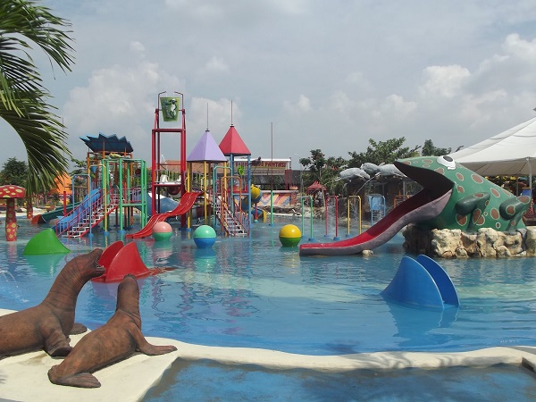 Juwana Water Fantasy via lutfiputra36-wordpress-com, 1. Pantai Karang Jahe, 2. Pantai Caruban, 3. Jembatan Merah Hutan Mangrove, 4. Dampo Awang Beach (Taman Rekreasi Pantai Kartini), 5. Alun – Alun Rembang, 6. Watu Congol Lasem, 7. Tiongkok Kecil Heritage Lasem, 8. Gunung Lasem, 9. Air Terjun Pasucen, 10. Watu Layar, 11. Pantai Nyamplung Indah, 12. Waduk Panohan, 13. Wisata Gunung Kajar, 14. Waduk Lodan (Embung Lodan), 15. Pantai Pasir Putih Wates, 16. Pantai Binangun, 17. Pantai Jati Sari, 18. Air Terjun Kali Mancur, 19. Air Terjun Kedung Grenjeng, 20. Gunung Argopuro Lasem, 21. Museum RA Kartini, 22. Wana Wisata Kartini Mantingan, 23. Klenteng Cu An Kiong Lasem, 24. Masjid Jami’ Lasem, 25. Wana Wisata Sumber Semen, 26. Lawang Ombo, 27. Vihara Ratanavana Arama, 28. Petilasan Sunan Bonang, 29. Taman Indah Pantai Balongan, 30. Masjid Agung Alun – Alun Rembang, 31. Situs Perahu Kuno Punjulharjo, 32. Pulau Gede Rembang, 33. Pulau Karang Gosong, 34. Rumah Pohon Igir Wringin, 35. Bukit Pencu Blora, 36. Juwana Water Fantasy