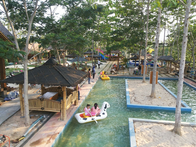 Kampung Gojekan via Inet, 1. Goa Terawang, 2. Goa Sentono, 3. Museum Mahameru, 4. Replika Fosil Gajah Purba Blora, 5. Keraton Jipang, 6. Monumen Arjuna Wiwaha Cepu, 7. Taman Mustika, 8. Gua Maria Sendang Harjo, 9. Purwo Suci, 10. Grojogan Bengawan Solo, 11. Wisata Relief Jembatan Merah, 12. Gunung Puteh Guo Telo, 13. KDR Park Kundungan, 14. Embung Plered, 15. Gunung Cengklik, 16. Waduk Tempuran, 17. Kampoeng Bluron, 18. Taman Seribu Lampu Cepu, 19. Trainz Loco Tour, 20. Wana Wisata Kedung Pupur, 21. Wisata Cemoro 7, 22. Gubug Payung, 23. Gunung Manggir Blora, 24. Air Terjun Kedung Mansur, 25. Oro – Oro Kesongo, 26. Kilometer 0 Cepu, 27. Bukit Kemuning Blora, 28. Kedung Londo, 29. Alun – Alun Blora, 30. Wisata Keluarga Pemandian Sayuran, 31. Kampung Gojekan, 32. Wanawisata Wanirupo, 33. Waduk Bentolo, 34. Waduk Greneng, 35. Taman Sarbini Water Splash Blora, 36. Bukit Janjang Blora, 37. Monumen Hutan Jati Alam Blora, 38. Agrowisata Temanjang, 39. Taman Budaya dan Seni Tirtonadi, 40. Gunung Pencu, 41. Embung Keruk, 42. Tugu Pancasila Blora