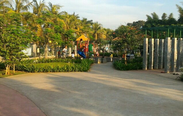 Taman Kelapa via Casaindonesia, 1. Tebet Eco Park, 2. Taman Lapangan Banteng, 3. Taman Suropati, 4. Taman Menteng , 5. Hutan Kota Srengseng, 6. Taman Kalijodo , 7. Taman Tabebuya , 8. Taman Cattleya , 9. Taman Hutan Kota Penjaringan, 10. Taman Spathodea , 11. Taman Situ Lembang , 12. Taman Ayodia – Barito , 13. Taman Tangkuban Perahu, 14. Taman Langsat , 15. Taman Prasasti, 16. Taman Waduk Pluit , 17. Taman Tribeca , 18. Taman Mataram , 19. Taman Ria Rio , 20. Taman Puring, 21. Taman Cornel Simanjuntak, 22. Taman Dadap Merah, 23. Taman Kelapa