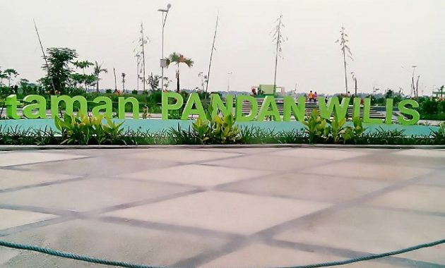 Taman Pandan Wilis via putra-wilis-blogspot-com, 1. Air Terjun Sedudo , 2. Watu Lawang , 3. Taman Pandan Wilis , 4. WM Mini WaterPark Sawahan, 5. Bukit Surga, 6. Wisata Taman Cengkok Asri ( WTC Asri ), 7. Air Terjun Roro Kuning , 8. Candi Ngetos , 9. Taman Pintar Nganjuk, 10. Goa Margo Tresno , 11. Taman Wisata Manyung, 12. Taman Lembah Djati, 13. Air Terjun Singokromo, 14. Waduk Perning , 15. Bukit Salju Ngetos, 16. Waduk Putukrejo , 17. Wisata Sumbermiri Nganjuk, 18. Sendang Putri Wilis , 19. Wisata Bukit Batu Songgong , 20. Monumen Dr. Soetomo, 21. Museum Anjuk Ladang , 22. Taman Rekreasi Anjuk Ladang , 23. Pura Kerta Bhuwana Giri Wilis , 24. Agrowisata ONOKABE, 25. Monumen Jenderal Soedirman , 26. Embung Estumulyo, 27. Air Terjun Watu Lumbung, 28. Agro Wisata Ganter , 29. Klenteng Hok Yoe Kiong , 30. Masjid Yoni Al – Mubarok, 31. Makam Kanjeng Jimat , 27. Air Terjun Tirto Panji ????, 32. Air Terjun Watu Leter, 33. Monumen Gerilya Jenderal Sudirman , 34. Bukit Goa Dali , 35. Watu Gandul , 36. Candi Lor , 37. Goa Dan Grojogan Putri Ayu , 38. Air Terjun Pring Jowo , 39. Waduk Oro-oro Ombo, 40. Air Terjun Gedangan , 41. Air Terjun Sri Gunting , 42. Air Terjun Sumber Manik , 43. Air Terjun Ngebleng , 44. Air Terjun Sumberanjlok, 45. Air Terjun Coban Tretes 