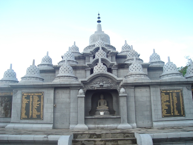 Vihara Ratanavana Arama via Berita3rembang.wordpresscom, 1. Pantai Karang Jahe, 2. Pantai Caruban, 3. Jembatan Merah Hutan Mangrove, 4. Dampo Awang Beach (Taman Rekreasi Pantai Kartini), 5. Alun – Alun Rembang, 6. Watu Congol Lasem, 7. Tiongkok Kecil Heritage Lasem, 8. Gunung Lasem, 9. Air Terjun Pasucen, 10. Watu Layar, 11. Pantai Nyamplung Indah, 12. Waduk Panohan, 13. Wisata Gunung Kajar, 14. Waduk Lodan (Embung Lodan), 15. Pantai Pasir Putih Wates, 16. Pantai Binangun, 17. Pantai Jati Sari, 18. Air Terjun Kali Mancur, 19. Air Terjun Kedung Grenjeng, 20. Gunung Argopuro Lasem, 21. Museum RA Kartini, 22. Wana Wisata Kartini Mantingan, 23. Klenteng Cu An Kiong Lasem, 24. Masjid Jami’ Lasem, 25. Wana Wisata Sumber Semen, 26. Lawang Ombo, 27. Vihara Ratanavana Arama, 28. Petilasan Sunan Bonang, 29. Taman Indah Pantai Balongan, 30. Masjid Agung Alun – Alun Rembang, 31. Situs Perahu Kuno Punjulharjo, 32. Pulau Gede Rembang, 33. Pulau Karang Gosong, 34. Rumah Pohon Igir Wringin, 35. Bukit Pencu Blora, 36. Juwana Water Fantasy