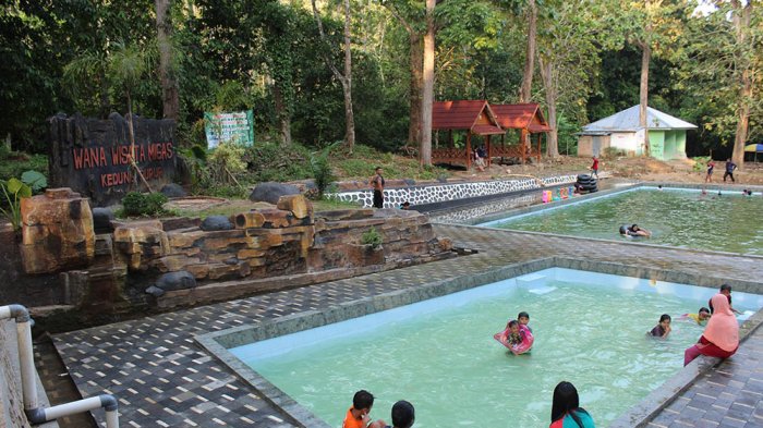 Wana Wisata Kedung Pupur via Tribunnews, 1. Goa Terawang, 2. Goa Sentono, 3. Museum Mahameru, 4. Replika Fosil Gajah Purba Blora, 5. Keraton Jipang, 6. Monumen Arjuna Wiwaha Cepu, 7. Taman Mustika, 8. Gua Maria Sendang Harjo, 9. Purwo Suci, 10. Grojogan Bengawan Solo, 11. Wisata Relief Jembatan Merah, 12. Gunung Puteh Guo Telo, 13. KDR Park Kundungan, 14. Embung Plered, 15. Gunung Cengklik, 16. Waduk Tempuran, 17. Kampoeng Bluron, 18. Taman Seribu Lampu Cepu, 19. Trainz Loco Tour, 20. Wana Wisata Kedung Pupur, 21. Wisata Cemoro 7, 22. Gubug Payung, 23. Gunung Manggir Blora, 24. Air Terjun Kedung Mansur, 25. Oro – Oro Kesongo, 26. Kilometer 0 Cepu, 27. Bukit Kemuning Blora, 28. Kedung Londo, 29. Alun – Alun Blora, 30. Wisata Keluarga Pemandian Sayuran, 31. Kampung Gojekan, 32. Wanawisata Wanirupo, 33. Waduk Bentolo, 34. Waduk Greneng, 35. Taman Sarbini Water Splash Blora, 36. Bukit Janjang Blora, 37. Monumen Hutan Jati Alam Blora, 38. Agrowisata Temanjang, 39. Taman Budaya dan Seni Tirtonadi, 40. Gunung Pencu, 41. Embung Keruk, 42. Tugu Pancasila Blora