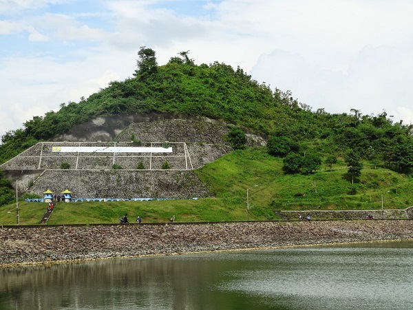Waduk Lodan via rembang-info, 1. Pantai Karang Jahe, 2. Pantai Caruban, 3. Jembatan Merah Hutan Mangrove, 4. Dampo Awang Beach (Taman Rekreasi Pantai Kartini), 5. Alun – Alun Rembang, 6. Watu Congol Lasem, 7. Tiongkok Kecil Heritage Lasem, 8. Gunung Lasem, 9. Air Terjun Pasucen, 10. Watu Layar, 11. Pantai Nyamplung Indah, 12. Waduk Panohan, 13. Wisata Gunung Kajar, 14. Waduk Lodan (Embung Lodan), 15. Pantai Pasir Putih Wates, 16. Pantai Binangun, 17. Pantai Jati Sari, 18. Air Terjun Kali Mancur, 19. Air Terjun Kedung Grenjeng, 20. Gunung Argopuro Lasem, 21. Museum RA Kartini, 22. Wana Wisata Kartini Mantingan, 23. Klenteng Cu An Kiong Lasem, 24. Masjid Jami’ Lasem, 25. Wana Wisata Sumber Semen, 26. Lawang Ombo, 27. Vihara Ratanavana Arama, 28. Petilasan Sunan Bonang, 29. Taman Indah Pantai Balongan, 30. Masjid Agung Alun – Alun Rembang, 31. Situs Perahu Kuno Punjulharjo, 32. Pulau Gede Rembang, 33. Pulau Karang Gosong, 34. Rumah Pohon Igir Wringin, 35. Bukit Pencu Blora, 36. Juwana Water Fantasy