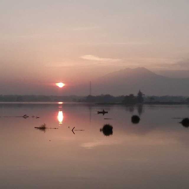 Waduk Mulur via IG @rohmatul, 1. Dunia Air Pandawa , 2. Gunung Sepikul , 3. Royal Water Adventure , 4. Alun – Alun Satya Negara Sukoharjo , 5. Kolam Renang Kora Kora, 6. Waduk Mulur , 7. Umbul Pecinan Batu Seribu , 8. Wisata Alam Batu Seribu, 9. Telaga Claket , 10. Taman Pakujoyo, 11. Gunung Pegat, 12. Taman Wijaya Kusuma, 13. Embung Pengantin, 14. Kidoland, 15. Curug Krajan  , 16. Spot Keren Dam Colo , 17. Telaga Biru Semin Nan Indah , 18. Gunung Taruwongso, 19. Petilasan Kraton Pajang , 20. WE LAND SUNRISE VIEW n GEOPARK, 21. Sendang Semurup, 22. Wisata Pleret, 23. Pura Sahasra Adhi Pura , 24. Pemandian Air Hangat Langenharjo 
