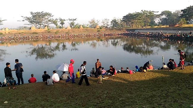 Waduk Putukrejo Nganjuk via youtube, 1. Air Terjun Sedudo , 2. Watu Lawang , 3. Taman Pandan Wilis , 4. WM Mini WaterPark Sawahan, 5. Bukit Surga, 6. Wisata Taman Cengkok Asri ( WTC Asri ), 7. Air Terjun Roro Kuning , 8. Candi Ngetos , 9. Taman Pintar Nganjuk, 10. Goa Margo Tresno , 11. Taman Wisata Manyung, 12. Taman Lembah Djati, 13. Air Terjun Singokromo, 14. Waduk Perning , 15. Bukit Salju Ngetos, 16. Waduk Putukrejo , 17. Wisata Sumbermiri Nganjuk, 18. Sendang Putri Wilis , 19. Wisata Bukit Batu Songgong , 20. Monumen Dr. Soetomo, 21. Museum Anjuk Ladang , 22. Taman Rekreasi Anjuk Ladang , 23. Pura Kerta Bhuwana Giri Wilis , 24. Agrowisata ONOKABE, 25. Monumen Jenderal Soedirman , 26. Embung Estumulyo, 27. Air Terjun Watu Lumbung, 28. Agro Wisata Ganter , 29. Klenteng Hok Yoe Kiong , 30. Masjid Yoni Al – Mubarok, 31. Makam Kanjeng Jimat , 27. Air Terjun Tirto Panji ????, 32. Air Terjun Watu Leter, 33. Monumen Gerilya Jenderal Sudirman , 34. Bukit Goa Dali , 35. Watu Gandul , 36. Candi Lor , 37. Goa Dan Grojogan Putri Ayu , 38. Air Terjun Pring Jowo , 39. Waduk Oro-oro Ombo, 40. Air Terjun Gedangan , 41. Air Terjun Sri Gunting , 42. Air Terjun Sumber Manik , 43. Air Terjun Ngebleng , 44. Air Terjun Sumberanjlok, 45. Air Terjun Coban Tretes 