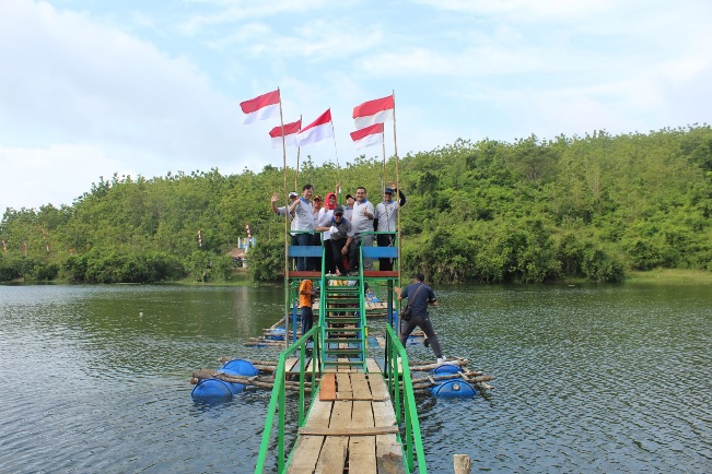 Wisata Cemoro 7 via Infobloracom, 1. Goa Terawang, 2. Goa Sentono, 3. Museum Mahameru, 4. Replika Fosil Gajah Purba Blora, 5. Keraton Jipang, 6. Monumen Arjuna Wiwaha Cepu, 7. Taman Mustika, 8. Gua Maria Sendang Harjo, 9. Purwo Suci, 10. Grojogan Bengawan Solo, 11. Wisata Relief Jembatan Merah, 12. Gunung Puteh Guo Telo, 13. KDR Park Kundungan, 14. Embung Plered, 15. Gunung Cengklik, 16. Waduk Tempuran, 17. Kampoeng Bluron, 18. Taman Seribu Lampu Cepu, 19. Trainz Loco Tour, 20. Wana Wisata Kedung Pupur, 21. Wisata Cemoro 7, 22. Gubug Payung, 23. Gunung Manggir Blora, 24. Air Terjun Kedung Mansur, 25. Oro – Oro Kesongo, 26. Kilometer 0 Cepu, 27. Bukit Kemuning Blora, 28. Kedung Londo, 29. Alun – Alun Blora, 30. Wisata Keluarga Pemandian Sayuran, 31. Kampung Gojekan, 32. Wanawisata Wanirupo, 33. Waduk Bentolo, 34. Waduk Greneng, 35. Taman Sarbini Water Splash Blora, 36. Bukit Janjang Blora, 37. Monumen Hutan Jati Alam Blora, 38. Agrowisata Temanjang, 39. Taman Budaya dan Seni Tirtonadi, 40. Gunung Pencu, 41. Embung Keruk, 42. Tugu Pancasila Blora