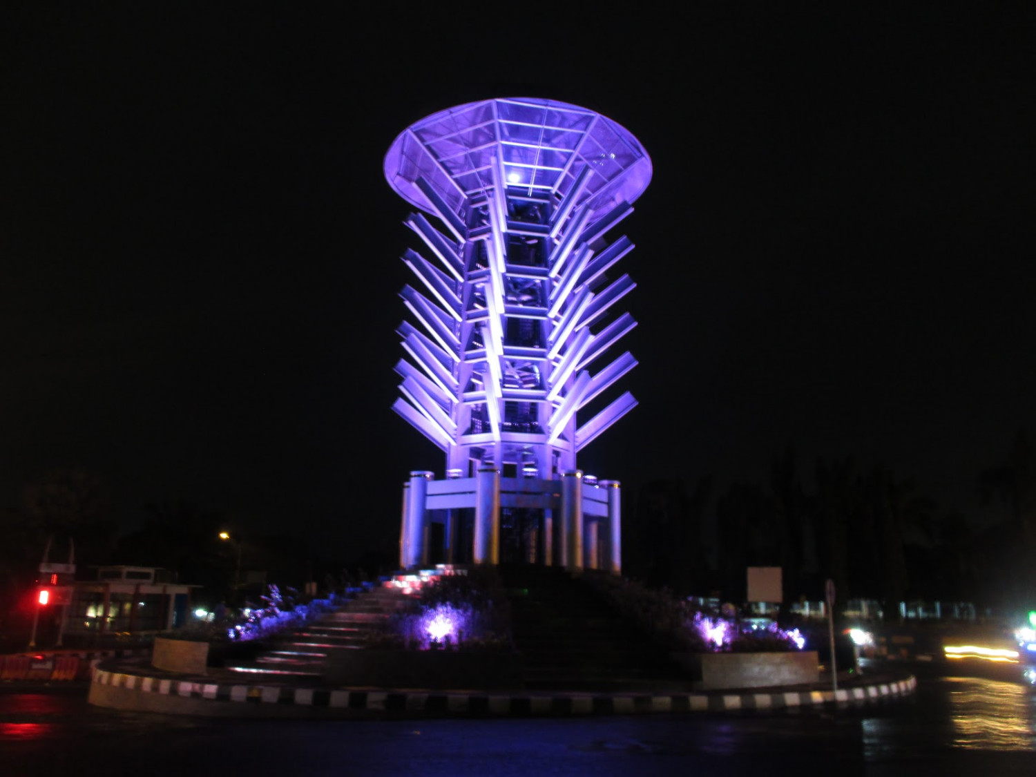 Landmark Cilegon via bco-tvcom, 1. Pantai Kelapa Tujuh, 2. Pulau Merak Besar, 3. Pulau Merak Kecil, 4. Gunung Batu Lawang, 5. Pantai Anyer Cilegon, 6. Rawa Arum Cilegon, 7. Gunung Batur, 8. Krakatau Country Club, 9. Masjid Agung Nurul Ikhlas, 10. Kolam Renang Metro, 11. Cagar Alam Gunung Tukung Gede, 12. Bukit Teletubbies, 13. Batu Gambir, 14. Café Oregano, 15. Cilegon Green Waterpark, 16. Krakatau Bike Park, 17. Sate Bebek Asmawi di Jombang Cilegon, 18. Kratau Junction Infinite Jogging Track, 19. Taman Coca Cola, 20. Masjid Sumpah, 21. Alun-Alun Cilegon, 22. Waduk Krakatau Steel, 23. Mayfield Mall, 24. Wisata Kuliner di Saung Edi, 25. Krakatau Jungle Park, 26. Istana Pasir Temiang, 27. Pantai Pulorida, 28. Villa Ternak Cikerai, 30. Keindahan Puncak Ciperahu, 31. Kampung Lukis, 32. Kampung Wisata UMKM, 33. Agrowisata Waras Farm, 34. Wisata Gunung Pinang, 35. Taman Layak Anak Cilegon, 36. Pantai Tanjung Sari, 37. Pantai Mabak Cilegon, 38. Cilegon Park