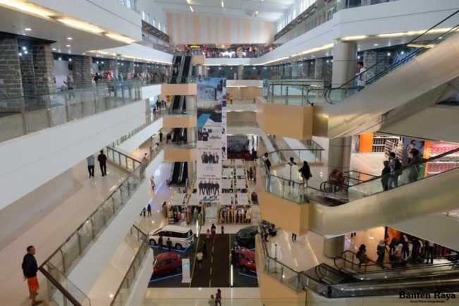 Mayfield Mall Cilegon via Harianraya, 1. Pantai Kelapa Tujuh, 2. Pulau Merak Besar, 3. Pulau Merak Kecil, 4. Gunung Batu Lawang, 5. Pantai Anyer Cilegon, 6. Rawa Arum Cilegon, 7. Gunung Batur, 8. Krakatau Country Club, 9. Masjid Agung Nurul Ikhlas, 10. Kolam Renang Metro, 11. Cagar Alam Gunung Tukung Gede, 12. Bukit Teletubbies, 13. Batu Gambir, 14. Café Oregano, 15. Cilegon Green Waterpark, 16. Krakatau Bike Park, 17. Sate Bebek Asmawi di Jombang Cilegon, 18. Kratau Junction Infinite Jogging Track, 19. Taman Coca Cola, 20. Masjid Sumpah, 21. Alun-Alun Cilegon, 22. Waduk Krakatau Steel, 23. Mayfield Mall, 24. Wisata Kuliner di Saung Edi, 25. Krakatau Jungle Park, 26. Istana Pasir Temiang, 27. Pantai Pulorida, 28. Villa Ternak Cikerai, 30. Keindahan Puncak Ciperahu, 31. Kampung Lukis, 32. Kampung Wisata UMKM, 33. Agrowisata Waras Farm, 34. Wisata Gunung Pinang, 35. Taman Layak Anak Cilegon, 36. Pantai Tanjung Sari, 37. Pantai Mabak Cilegon, 38. Cilegon Park