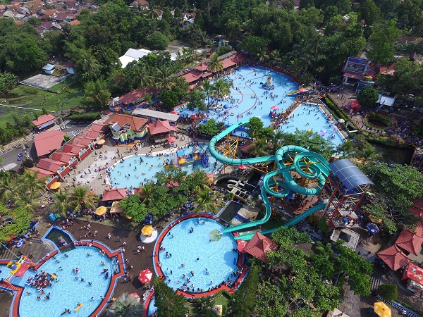 Owabong Water Park via caridestinasiwisata.blogspotcoid, 1. Owabong Water Park, 2. Taman Wisata Pendidikan Purbasari Pancuran Mas, 3. Taman Bunga Kutabawa, 4. Wisata Alam Kampung Kurcaci, 5. Agrowisata Lembah Asri Serang, 6. Jembatan Cinta Purbalingga, 7. Sanggaluri Park Purbalingga, 8. Golaga – Goalawa Purbalingga, 9. Desa Wisata Panusupan, 10. Bukit Mertelu, 11. Alun – Alun Purbalingga, 12. Pemandian Situ Tirta Marta Desa Wisata Karangcegak, 13. Puncak Sendaren, 14. Desa Wisata Serang, 15. Jembatan Pelangi Rembang, 16. Purbasari Pancuran Mas, 17. Curug Sumba, 18. Wisata Agrobisnis Serang, 19. Bukit Cilik – Igir Wringin, 20. Wisata Buah Botania Garden (Bogar), 21. Puncak Sibarat, 22. Curug Nini, 23. Curug Silintang, 24. Bukit Njelir, 25. Taman Cinta Talagening Bobotsari, 26. Curug Duwur (Bumisari), 27. Curug Tempuran, 28. Desa Wisata Gunung Wuled, 29. Museum Uang Purbalingga, 30. River World Purbalingga, 31. Ardi Lawet Petilasan Syeh Jambu Karang, 32. Bukit Kelir, 33. Watu Geong, 34. Curug Ciputut, 35. Curug Tuntung Laut, 36. Museum Jenderal Soedirman, 37. Kolam Renang Walik Purbalingga, 38. Sungai Watu Mujur, 39. Arung Jeram Sungai Klawing, 40. Usman Janatin City Park, 41. Puncak Telkom Pratin, 42. Puncak Batur Purbalingga, 44. Wisata Pring Wulung, 45. River Tubing Klawing, 46. Lampion Tengah Sawah, 47. Bendungan Slinga, 48. Highland Serang, 49. Desa Wisata Sikopyah