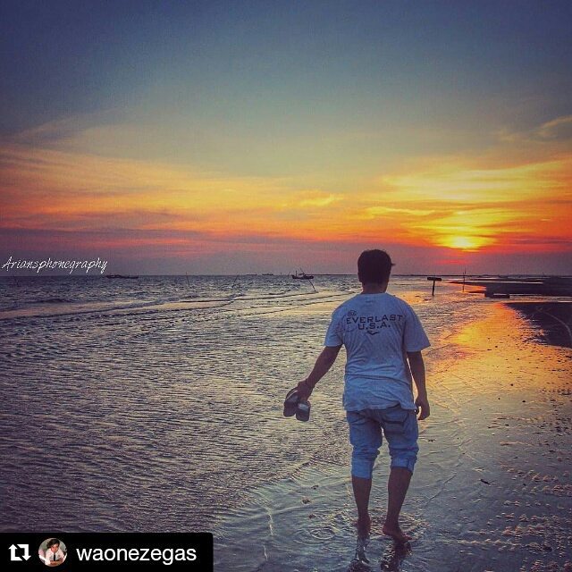Pantai Camplong via IG @waonezegas, 1. Pulau Mandangin, 2. Pantai Camplong, 3. Waduk Klampis, 4. Makam Ratu Ibu, 5. Air Terjun Toroan, 5. Reruntuhan Pababaran, 6. Wisata Rimba Monyet Nepa, 7. Gua Lebar, 8. Bukit Masegit, 9. Sumber Jokotole Omben, 10. Pantai Nepa , 11. Gua Macan, 12. Gunung Maddah, 13. Tambak Garam, 14. Pantai Jodoh, 15. Masjid Agung Sampang, 16. Obyek Wisata Waduk Nipah Banyuates, 17. Gua Kelelawar