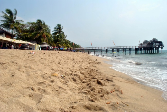 Pantai Anyer Cilegon, 1. Pantai Batu Bintang, 2. Pantai Loji, 3. Pantai Citarik, 4. Pantai Cibareno, 5. Pantai Citepus, 6. Pantai Karang Pamulang, 7. Pantai Pulau Bidadari, 8. Pantai Pulau Pramuka, 9. Pantai Pulau Tidung, 10. Pantai Pulau Untung Jawa, 11. Pantai Anyer, 12. Pantai Carita, 13. Pantai Tanjung Pasir, 14. Pantai Karang Bolong