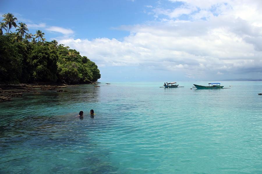 Pulau Siumat, 1. Pulau Siumat, 2. Danau Air Tawar Teluk Dalam, 3. Pulau Tepi, 4. Batu Siambong-Ambong Alafan, 5. Pantai Labuhan Bakti, 6. Pantai Thailand, 7. Pantai Pasir Tinggi, 8. Pantai Ganting, 9. Pantai Busung, 10. Pantai Nancala, 11. Pulau Mincau, 12. Danau Lembah Air Terjun Putra Jaya, 13. Makam Teungku Diujung, 14. Pantai Pasir Merah, 15. Pulau Taman Raja Rayo, 16. Pantai Alus-Alus, 17. Pantai Tunggul Indah, 18. Pantai Matanurung, 19. Pantai Batu Berlayar, 20. Pantai Kuala Makmur, 21. Teluk Sibigo, 22. Pulau Pinang