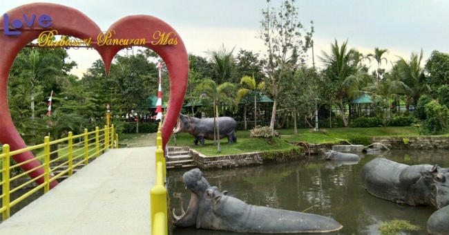 Purbasari Pancuran Mas via Ohayo.co.id, 1. Owabong Water Park, 2. Taman Wisata Pendidikan Purbasari Pancuran Mas, 3. Taman Bunga Kutabawa, 4. Wisata Alam Kampung Kurcaci, 5. Agrowisata Lembah Asri Serang, 6. Jembatan Cinta Purbalingga, 7. Sanggaluri Park Purbalingga, 8. Golaga – Goalawa Purbalingga, 9. Desa Wisata Panusupan, 10. Bukit Mertelu, 11. Alun – Alun Purbalingga, 12. Pemandian Situ Tirta Marta Desa Wisata Karangcegak, 13. Puncak Sendaren, 14. Desa Wisata Serang, 15. Jembatan Pelangi Rembang, 16. Purbasari Pancuran Mas, 17. Curug Sumba, 18. Wisata Agrobisnis Serang, 19. Bukit Cilik – Igir Wringin, 20. Wisata Buah Botania Garden (Bogar), 21. Puncak Sibarat, 22. Curug Nini, 23. Curug Silintang, 24. Bukit Njelir, 25. Taman Cinta Talagening Bobotsari, 26. Curug Duwur (Bumisari), 27. Curug Tempuran, 28. Desa Wisata Gunung Wuled, 29. Museum Uang Purbalingga, 30. River World Purbalingga, 31. Ardi Lawet Petilasan Syeh Jambu Karang, 32. Bukit Kelir, 33. Watu Geong, 34. Curug Ciputut, 35. Curug Tuntung Laut, 36. Museum Jenderal Soedirman, 37. Kolam Renang Walik Purbalingga, 38. Sungai Watu Mujur, 39. Arung Jeram Sungai Klawing, 40. Usman Janatin City Park, 41. Puncak Telkom Pratin, 42. Puncak Batur Purbalingga, 44. Wisata Pring Wulung, 45. River Tubing Klawing, 46. Lampion Tengah Sawah, 47. Bendungan Slinga, 48. Highland Serang, 49. Desa Wisata Sikopyah
