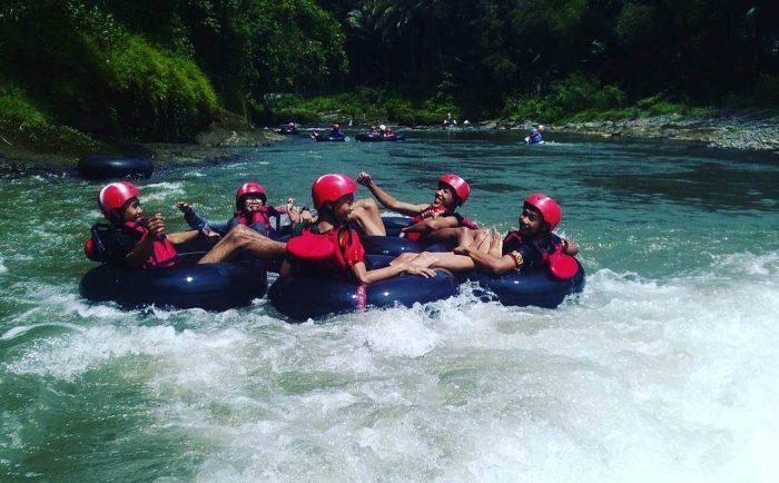 River Tubing Klawing via IG !klawingrivertubing, 1. Owabong Water Park, 2. Taman Wisata Pendidikan Purbasari Pancuran Mas, 3. Taman Bunga Kutabawa, 4. Wisata Alam Kampung Kurcaci, 5. Agrowisata Lembah Asri Serang, 6. Jembatan Cinta Purbalingga, 7. Sanggaluri Park Purbalingga, 8. Golaga – Goalawa Purbalingga, 9. Desa Wisata Panusupan, 10. Bukit Mertelu, 11. Alun – Alun Purbalingga, 12. Pemandian Situ Tirta Marta Desa Wisata Karangcegak, 13. Puncak Sendaren, 14. Desa Wisata Serang, 15. Jembatan Pelangi Rembang, 16. Purbasari Pancuran Mas, 17. Curug Sumba, 18. Wisata Agrobisnis Serang, 19. Bukit Cilik – Igir Wringin, 20. Wisata Buah Botania Garden (Bogar), 21. Puncak Sibarat, 22. Curug Nini, 23. Curug Silintang, 24. Bukit Njelir, 25. Taman Cinta Talagening Bobotsari, 26. Curug Duwur (Bumisari), 27. Curug Tempuran, 28. Desa Wisata Gunung Wuled, 29. Museum Uang Purbalingga, 30. River World Purbalingga, 31. Ardi Lawet Petilasan Syeh Jambu Karang, 32. Bukit Kelir, 33. Watu Geong, 34. Curug Ciputut, 35. Curug Tuntung Laut, 36. Museum Jenderal Soedirman, 37. Kolam Renang Walik Purbalingga, 38. Sungai Watu Mujur, 39. Arung Jeram Sungai Klawing, 40. Usman Janatin City Park, 41. Puncak Telkom Pratin, 42. Puncak Batur Purbalingga, 44. Wisata Pring Wulung, 45. River Tubing Klawing, 46. Lampion Tengah Sawah, 47. Bendungan Slinga, 48. Highland Serang, 49. Desa Wisata Sikopyah