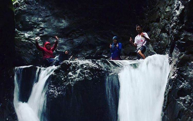 Sungai Watu Mujur via GI @fatrotulrahma, 1. Owabong Water Park, 2. Taman Wisata Pendidikan Purbasari Pancuran Mas, 3. Taman Bunga Kutabawa, 4. Wisata Alam Kampung Kurcaci, 5. Agrowisata Lembah Asri Serang, 6. Jembatan Cinta Purbalingga, 7. Sanggaluri Park Purbalingga, 8. Golaga – Goalawa Purbalingga, 9. Desa Wisata Panusupan, 10. Bukit Mertelu, 11. Alun – Alun Purbalingga, 12. Pemandian Situ Tirta Marta Desa Wisata Karangcegak, 13. Puncak Sendaren, 14. Desa Wisata Serang, 15. Jembatan Pelangi Rembang, 16. Purbasari Pancuran Mas, 17. Curug Sumba, 18. Wisata Agrobisnis Serang, 19. Bukit Cilik – Igir Wringin, 20. Wisata Buah Botania Garden (Bogar), 21. Puncak Sibarat, 22. Curug Nini, 23. Curug Silintang, 24. Bukit Njelir, 25. Taman Cinta Talagening Bobotsari, 26. Curug Duwur (Bumisari), 27. Curug Tempuran, 28. Desa Wisata Gunung Wuled, 29. Museum Uang Purbalingga, 30. River World Purbalingga, 31. Ardi Lawet Petilasan Syeh Jambu Karang, 32. Bukit Kelir, 33. Watu Geong, 34. Curug Ciputut, 35. Curug Tuntung Laut, 36. Museum Jenderal Soedirman, 37. Kolam Renang Walik Purbalingga, 38. Sungai Watu Mujur, 39. Arung Jeram Sungai Klawing, 40. Usman Janatin City Park, 41. Puncak Telkom Pratin, 42. Puncak Batur Purbalingga, 44. Wisata Pring Wulung, 45. River Tubing Klawing, 46. Lampion Tengah Sawah, 47. Bendungan Slinga, 48. Highland Serang, 49. Desa Wisata Sikopyah
