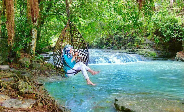 Air Terjun Lepo Dlingo, Bantul (Image Source: Ig / Explorealamjogja), 1. Puncak Segoro, 2. HeHa Sky View, 3. Langlang Buana, 5. Pantai Ngrawe, 6. Kalinampu Natural Park, 7. Romantic Garden, 8. Puncak Sosok, 9. Rumah Hobbit Jogja, 10. Green Villaage Gedangsari menawarkan view ala Selandia Baru, 11. Gurun Sahara-nya Jogja ya Gumuk Pasir Parangkusumo, 12. Menyapa Batu-batu raksasa khas Kesohoran Monumen Stonehenge di Stonehenge Cangkringan, 13. Foto-foto kece dengan landscape landmark dunia di Merapi Park, 14. Mengakrabi bangunan klasik nan megah  ala Benteng Takeshi di The Lost World Castle, 15. Air Terjun Lepo, 16. Soragan Castle, 17. Rumah Paris Jogja