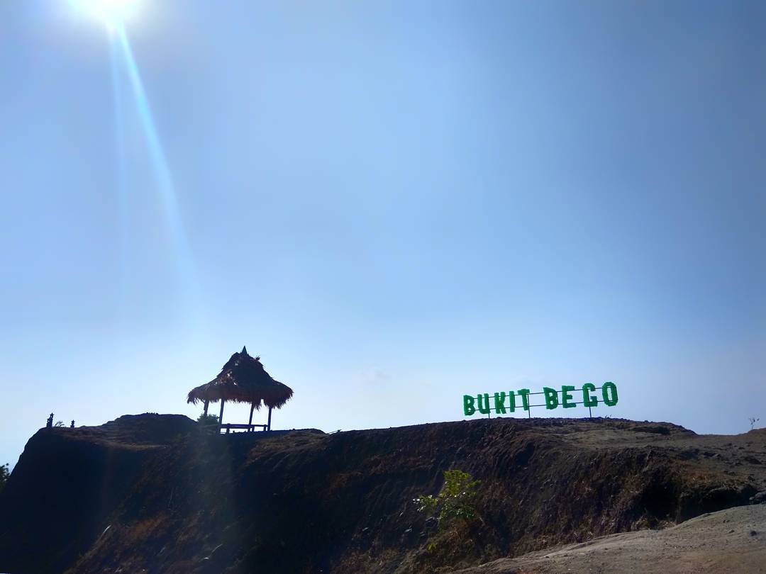 Bukit Bego Imogiri Bantul via IG @indraqadarsih, 1. Pantai Parangtritis, 2. Gumuk Pasir Parangkusumo, 3. Kebun Buah Mangunan, 4. Hutan Pinus Dlingo, 5. Puncak Becici Dlingo, 6. Air Terjun Ledok Pokoh (Lepo), 7. Seribu Batu Songgo Langit, 8. Karst Tubing Sedayu, 9. Kampung Edukasi Watu Lumbung, 10. Pantai Kuwaru, 11. Pantai Pandansari, 12. Kebun Buah Naga Pantai Pandansari, 13. Pantai Samas, 14. Pantai Gua Cemara, 15. Kampung Batik Giriloyo, 16. Makam Imogiri, 17. Gua Gajah, 18. Gua Selarong, 19. Gua Cerme, 20. Tirta Tamansari, 21. Balong Waterpark, 22. Kids Fun, 23. Bukit Lintang Sewu, 24. Pabrik Gula Madukismo, 25. Tebing Watu Mabur, 26. Gardu Pandang Bukit Mojo Gumelem, 27. Galaxy Waterpark, 28. Hutan Pinus Pengger, 29. Pantai Pandansimo Bantul, 30. Jurang Tembelan, 31. Watu Goyang, 32. Watu Ngadek, 33. Gardu Pandang Pinus Asri, 34. Watu Amben, 35. Jembatan Soka, 36. Air Terjun Seribu Batu, 37. Air Terjun Tuwondo, 38. Curug Banyunibo, 39. Grojogan Pucung, 40. Pantai Baru, 41. Pantai Baros, 42. Bukit Panguk Kediwung Bantul, 43. Air Terjun Kedung Pengilon, 44. Kebun Bunga Celosia, Resoinangun Garden*, 45. Pasar Seni Gabusan Pusat, 46. Desa Wisata Tembi Bantul, 47. Bukit Bego Imogiri Bantul, 48. Pemandian Air Panas Parang Wedang, 49. Air Terjun Randusari, 50. Pantai Depok, 51. Curug Pulosari, 52. Perengan Park, 53. Pintu Langit Dahromo, 54. Ekowisata Jatisari Dlingo, 55. Bukit Parang Endog, Dekat Bantul, 56. Puncak Sosok, 57. Hutan Pinus Mangunan, 58. Museum Dirgantara, 59. Pantai Cemara Sewu, 60. Pantai Parangkusumo, 61. Kampung Anggur Bantul, 62. Pantai Pelangi, 63. Puncak Bucu, 64. Museum Sejarah Purbakala Pleret, 65. Masjid Gedhe Mataram Kotagede, 66. Pantai Segoro Kidul, 67. Pantai Barchan, 68. Goa Jepang Bantul, 69. Museum Chocolate Monggo, 70. Watu Lawang Mangunan, 71. Edum Park Tegaldowo, 72. Taman Wisata Batu Kapal, 73. Gunung Wangi Bangkel, 74. Kedung Tolok, 75. Sendang Ngembel, 76. Taman Tino Sidin, 77. Bale Banjar Sangkring, 78. Kalinampu Natural Park, 79. Grand Puri Waterpark, 80. Pasar Kebon Empring, 81. Taman Tempuran Cikal, 82. Setren Opak, 83. Taman Glugut, 84. Museum HM Soeharto, 85. Museum Wayang Kekayon, 86. Museum History of Java, 87. Desa Wisata Gerabah Kasongan, 88. Sentra Kulit Manding, 89. Taman Senja Ngelo, 90. Jembatan Selopamioro, 91. Puncak Gebang, 92. Bukit Cinomati, 93. Taman Bunga Asri, 94. Telogo Potorono