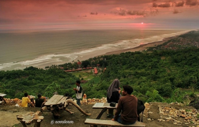 Bukit Parang Endog via IG @novalnv, 1. Pantai Parangtritis, 2. Gumuk Pasir Parangkusumo, 3. Kebun Buah Mangunan, 4. Hutan Pinus Dlingo, 5. Puncak Becici Dlingo, 6. Air Terjun Ledok Pokoh (Lepo), 7. Seribu Batu Songgo Langit, 8. Karst Tubing Sedayu, 9. Kampung Edukasi Watu Lumbung, 10. Pantai Kuwaru, 11. Pantai Pandansari, 12. Kebun Buah Naga Pantai Pandansari, 13. Pantai Samas, 14. Pantai Gua Cemara, 15. Kampung Batik Giriloyo, 16. Makam Imogiri, 17. Gua Gajah, 18. Gua Selarong, 19. Gua Cerme, 20. Tirta Tamansari, 21. Balong Waterpark, 22. Kids Fun, 23. Bukit Lintang Sewu, 24. Pabrik Gula Madukismo, 25. Tebing Watu Mabur, 26. Gardu Pandang Bukit Mojo Gumelem, 27. Galaxy Waterpark, 28. Hutan Pinus Pengger, 29. Pantai Pandansimo Bantul, 30. Jurang Tembelan, 31. Watu Goyang, 32. Watu Ngadek, 33. Gardu Pandang Pinus Asri, 34. Watu Amben, 35. Jembatan Soka, 36. Air Terjun Seribu Batu, 37. Air Terjun Tuwondo, 38. Curug Banyunibo, 39. Grojogan Pucung, 40. Pantai Baru, 41. Pantai Baros, 42. Bukit Panguk Kediwung Bantul, 43. Air Terjun Kedung Pengilon, 44. Kebun Bunga Celosia, Resoinangun Garden*, 45. Pasar Seni Gabusan Pusat, 46. Desa Wisata Tembi Bantul, 47. Bukit Bego Imogiri Bantul, 48. Pemandian Air Panas Parang Wedang, 49. Air Terjun Randusari, 50. Pantai Depok, 51. Curug Pulosari, 52. Perengan Park, 53. Pintu Langit Dahromo, 54. Ekowisata Jatisari Dlingo, 55. Bukit Parang Endog, Dekat Bantul, 56. Puncak Sosok, 57. Hutan Pinus Mangunan, 58. Museum Dirgantara, 59. Pantai Cemara Sewu, 60. Pantai Parangkusumo, 61. Kampung Anggur Bantul, 62. Pantai Pelangi, 63. Puncak Bucu, 64. Museum Sejarah Purbakala Pleret, 65. Masjid Gedhe Mataram Kotagede, 66. Pantai Segoro Kidul, 67. Pantai Barchan, 68. Goa Jepang Bantul, 69. Museum Chocolate Monggo, 70. Watu Lawang Mangunan, 71. Edum Park Tegaldowo, 72. Taman Wisata Batu Kapal, 73. Gunung Wangi Bangkel, 74. Kedung Tolok, 75. Sendang Ngembel, 76. Taman Tino Sidin, 77. Bale Banjar Sangkring, 78. Kalinampu Natural Park, 79. Grand Puri Waterpark, 80. Pasar Kebon Empring, 81. Taman Tempuran Cikal, 82. Setren Opak, 83. Taman Glugut, 84. Museum HM Soeharto, 85. Museum Wayang Kekayon, 86. Museum History of Java, 87. Desa Wisata Gerabah Kasongan, 88. Sentra Kulit Manding, 89. Taman Senja Ngelo, 90. Jembatan Selopamioro, 91. Puncak Gebang, 92. Bukit Cinomati, 93. Taman Bunga Asri, 94. Telogo Potorono