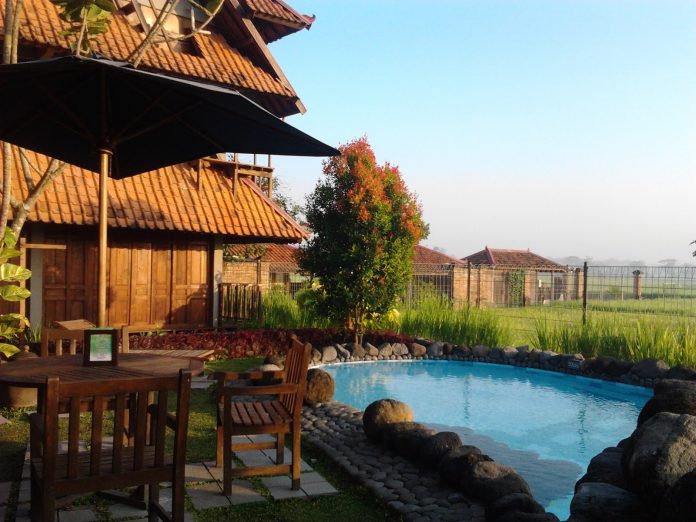 Desa Wisata Tembi Bantul, 1. Pantai Parangtritis, 2. Gumuk Pasir Parangkusumo, 3. Kebun Buah Mangunan, 4. Hutan Pinus Dlingo, 5. Puncak Becici Dlingo, 6. Air Terjun Ledok Pokoh (Lepo), 7. Seribu Batu Songgo Langit, 8. Karst Tubing Sedayu, 9. Kampung Edukasi Watu Lumbung, 10. Pantai Kuwaru, 11. Pantai Pandansari, 12. Kebun Buah Naga Pantai Pandansari, 13. Pantai Samas, 14. Pantai Gua Cemara, 15. Kampung Batik Giriloyo, 16. Makam Imogiri, 17. Gua Gajah, 18. Gua Selarong, 19. Gua Cerme, 20. Tirta Tamansari, 21. Balong Waterpark, 22. Kids Fun, 23. Bukit Lintang Sewu, 24. Pabrik Gula Madukismo, 25. Tebing Watu Mabur, 26. Gardu Pandang Bukit Mojo Gumelem, 27. Galaxy Waterpark, 28. Hutan Pinus Pengger, 29. Pantai Pandansimo Bantul, 30. Jurang Tembelan, 31. Watu Goyang, 32. Watu Ngadek, 33. Gardu Pandang Pinus Asri, 34. Watu Amben, 35. Jembatan Soka, 36. Air Terjun Seribu Batu, 37. Air Terjun Tuwondo, 38. Curug Banyunibo, 39. Grojogan Pucung, 40. Pantai Baru, 41. Pantai Baros, 42. Bukit Panguk Kediwung Bantul, 43. Air Terjun Kedung Pengilon, 44. Kebun Bunga Celosia, Resoinangun Garden*, 45. Pasar Seni Gabusan Pusat, 46. Desa Wisata Tembi Bantul, 47. Bukit Bego Imogiri Bantul, 48. Pemandian Air Panas Parang Wedang, 49. Air Terjun Randusari, 50. Pantai Depok, 51. Curug Pulosari, 52. Perengan Park, 53. Pintu Langit Dahromo, 54. Ekowisata Jatisari Dlingo, 55. Bukit Parang Endog, Dekat Bantul, 56. Puncak Sosok, 57. Hutan Pinus Mangunan, 58. Museum Dirgantara, 59. Pantai Cemara Sewu, 60. Pantai Parangkusumo, 61. Kampung Anggur Bantul, 62. Pantai Pelangi, 63. Puncak Bucu, 64. Museum Sejarah Purbakala Pleret, 65. Masjid Gedhe Mataram Kotagede, 66. Pantai Segoro Kidul, 67. Pantai Barchan, 68. Goa Jepang Bantul, 69. Museum Chocolate Monggo, 70. Watu Lawang Mangunan, 71. Edum Park Tegaldowo, 72. Taman Wisata Batu Kapal, 73. Gunung Wangi Bangkel, 74. Kedung Tolok, 75. Sendang Ngembel, 76. Taman Tino Sidin, 77. Bale Banjar Sangkring, 78. Kalinampu Natural Park, 79. Grand Puri Waterpark, 80. Pasar Kebon Empring, 81. Taman Tempuran Cikal, 82. Setren Opak, 83. Taman Glugut, 84. Museum HM Soeharto, 85. Museum Wayang Kekayon, 86. Museum History of Java, 87. Desa Wisata Gerabah Kasongan, 88. Sentra Kulit Manding, 89. Taman Senja Ngelo, 90. Jembatan Selopamioro, 91. Puncak Gebang, 92. Bukit Cinomati, 93. Taman Bunga Asri, 94. Telogo Potorono