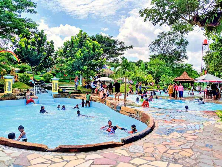 Edum Park Tegaldowo, 1. Pantai Parangtritis, 2. Gumuk Pasir Parangkusumo, 3. Kebun Buah Mangunan, 4. Hutan Pinus Dlingo, 5. Puncak Becici Dlingo, 6. Air Terjun Ledok Pokoh (Lepo), 7. Seribu Batu Songgo Langit, 8. Karst Tubing Sedayu, 9. Kampung Edukasi Watu Lumbung, 10. Pantai Kuwaru, 11. Pantai Pandansari, 12. Kebun Buah Naga Pantai Pandansari, 13. Pantai Samas, 14. Pantai Gua Cemara, 15. Kampung Batik Giriloyo, 16. Makam Imogiri, 17. Gua Gajah, 18. Gua Selarong, 19. Gua Cerme, 20. Tirta Tamansari, 21. Balong Waterpark, 22. Kids Fun, 23. Bukit Lintang Sewu, 24. Pabrik Gula Madukismo, 25. Tebing Watu Mabur, 26. Gardu Pandang Bukit Mojo Gumelem, 27. Galaxy Waterpark, 28. Hutan Pinus Pengger, 29. Pantai Pandansimo Bantul, 30. Jurang Tembelan, 31. Watu Goyang, 32. Watu Ngadek, 33. Gardu Pandang Pinus Asri, 34. Watu Amben, 35. Jembatan Soka, 36. Air Terjun Seribu Batu, 37. Air Terjun Tuwondo, 38. Curug Banyunibo, 39. Grojogan Pucung, 40. Pantai Baru, 41. Pantai Baros, 42. Bukit Panguk Kediwung Bantul, 43. Air Terjun Kedung Pengilon, 44. Kebun Bunga Celosia, Resoinangun Garden*, 45. Pasar Seni Gabusan Pusat, 46. Desa Wisata Tembi Bantul, 47. Bukit Bego Imogiri Bantul, 48. Pemandian Air Panas Parang Wedang, 49. Air Terjun Randusari, 50. Pantai Depok, 51. Curug Pulosari, 52. Perengan Park, 53. Pintu Langit Dahromo, 54. Ekowisata Jatisari Dlingo, 55. Bukit Parang Endog, Dekat Bantul, 56. Puncak Sosok, 57. Hutan Pinus Mangunan, 58. Museum Dirgantara, 59. Pantai Cemara Sewu, 60. Pantai Parangkusumo, 61. Kampung Anggur Bantul, 62. Pantai Pelangi, 63. Puncak Bucu, 64. Museum Sejarah Purbakala Pleret, 65. Masjid Gedhe Mataram Kotagede, 66. Pantai Segoro Kidul, 67. Pantai Barchan, 68. Goa Jepang Bantul, 69. Museum Chocolate Monggo, 70. Watu Lawang Mangunan, 71. Edum Park Tegaldowo, 72. Taman Wisata Batu Kapal, 73. Gunung Wangi Bangkel, 74. Kedung Tolok, 75. Sendang Ngembel, 76. Taman Tino Sidin, 77. Bale Banjar Sangkring, 78. Kalinampu Natural Park, 79. Grand Puri Waterpark, 80. Pasar Kebon Empring, 81. Taman Tempuran Cikal, 82. Setren Opak, 83. Taman Glugut, 84. Museum HM Soeharto, 85. Museum Wayang Kekayon, 86. Museum History of Java, 87. Desa Wisata Gerabah Kasongan, 88. Sentra Kulit Manding, 89. Taman Senja Ngelo, 90. Jembatan Selopamioro, 91. Puncak Gebang, 92. Bukit Cinomati, 93. Taman Bunga Asri, 94. Telogo Potorono