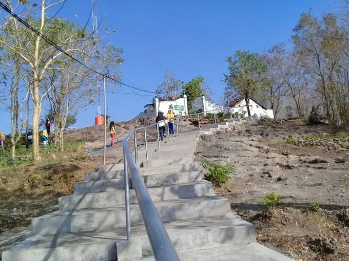 Gunung Wangi Bangkel, 1. Pantai Parangtritis, 2. Gumuk Pasir Parangkusumo, 3. Kebun Buah Mangunan, 4. Hutan Pinus Dlingo, 5. Puncak Becici Dlingo, 6. Air Terjun Ledok Pokoh (Lepo), 7. Seribu Batu Songgo Langit, 8. Karst Tubing Sedayu, 9. Kampung Edukasi Watu Lumbung, 10. Pantai Kuwaru, 11. Pantai Pandansari, 12. Kebun Buah Naga Pantai Pandansari, 13. Pantai Samas, 14. Pantai Gua Cemara, 15. Kampung Batik Giriloyo, 16. Makam Imogiri, 17. Gua Gajah, 18. Gua Selarong, 19. Gua Cerme, 20. Tirta Tamansari, 21. Balong Waterpark, 22. Kids Fun, 23. Bukit Lintang Sewu, 24. Pabrik Gula Madukismo, 25. Tebing Watu Mabur, 26. Gardu Pandang Bukit Mojo Gumelem, 27. Galaxy Waterpark, 28. Hutan Pinus Pengger, 29. Pantai Pandansimo Bantul, 30. Jurang Tembelan, 31. Watu Goyang, 32. Watu Ngadek, 33. Gardu Pandang Pinus Asri, 34. Watu Amben, 35. Jembatan Soka, 36. Air Terjun Seribu Batu, 37. Air Terjun Tuwondo, 38. Curug Banyunibo, 39. Grojogan Pucung, 40. Pantai Baru, 41. Pantai Baros, 42. Bukit Panguk Kediwung Bantul, 43. Air Terjun Kedung Pengilon, 44. Kebun Bunga Celosia, Resoinangun Garden*, 45. Pasar Seni Gabusan Pusat, 46. Desa Wisata Tembi Bantul, 47. Bukit Bego Imogiri Bantul, 48. Pemandian Air Panas Parang Wedang, 49. Air Terjun Randusari, 50. Pantai Depok, 51. Curug Pulosari, 52. Perengan Park, 53. Pintu Langit Dahromo, 54. Ekowisata Jatisari Dlingo, 55. Bukit Parang Endog, Dekat Bantul, 56. Puncak Sosok, 57. Hutan Pinus Mangunan, 58. Museum Dirgantara, 59. Pantai Cemara Sewu, 60. Pantai Parangkusumo, 61. Kampung Anggur Bantul, 62. Pantai Pelangi, 63. Puncak Bucu, 64. Museum Sejarah Purbakala Pleret, 65. Masjid Gedhe Mataram Kotagede, 66. Pantai Segoro Kidul, 67. Pantai Barchan, 68. Goa Jepang Bantul, 69. Museum Chocolate Monggo, 70. Watu Lawang Mangunan, 71. Edum Park Tegaldowo, 72. Taman Wisata Batu Kapal, 73. Gunung Wangi Bangkel, 74. Kedung Tolok, 75. Sendang Ngembel, 76. Taman Tino Sidin, 77. Bale Banjar Sangkring, 78. Kalinampu Natural Park, 79. Grand Puri Waterpark, 80. Pasar Kebon Empring, 81. Taman Tempuran Cikal, 82. Setren Opak, 83. Taman Glugut, 84. Museum HM Soeharto, 85. Museum Wayang Kekayon, 86. Museum History of Java, 87. Desa Wisata Gerabah Kasongan, 88. Sentra Kulit Manding, 89. Taman Senja Ngelo, 90. Jembatan Selopamioro, 91. Puncak Gebang, 92. Bukit Cinomati, 93. Taman Bunga Asri, 94. Telogo Potorono