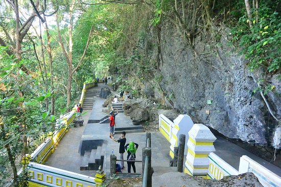 Gua Selarong via Tripadvisor, 1. Pantai Parangtritis, 2. Gumuk Pasir Parangkusumo, 3. Kebun Buah Mangunan, 4. Hutan Pinus Dlingo, 5. Puncak Becici Dlingo, 6. Air Terjun Ledok Pokoh (Lepo), 7. Seribu Batu Songgo Langit, 8. Karst Tubing Sedayu, 9. Kampung Edukasi Watu Lumbung, 10. Pantai Kuwaru, 11. Pantai Pandansari, 12. Kebun Buah Naga Pantai Pandansari, 13. Pantai Samas, 14. Pantai Gua Cemara, 15. Kampung Batik Giriloyo, 16. Makam Imogiri, 17. Gua Gajah, 18. Gua Selarong, 19. Gua Cerme, 20. Tirta Tamansari, 21. Balong Waterpark, 22. Kids Fun, 23. Bukit Lintang Sewu, 24. Pabrik Gula Madukismo, 25. Tebing Watu Mabur, 26. Gardu Pandang Bukit Mojo Gumelem, 27. Galaxy Waterpark, 28. Hutan Pinus Pengger, 29. Pantai Pandansimo Bantul, 30. Jurang Tembelan, 31. Watu Goyang, 32. Watu Ngadek, 33. Gardu Pandang Pinus Asri, 34. Watu Amben, 35. Jembatan Soka, 36. Air Terjun Seribu Batu, 37. Air Terjun Tuwondo, 38. Curug Banyunibo, 39. Grojogan Pucung, 40. Pantai Baru, 41. Pantai Baros, 42. Bukit Panguk Kediwung Bantul, 43. Air Terjun Kedung Pengilon, 44. Kebun Bunga Celosia, Resoinangun Garden*, 45. Pasar Seni Gabusan Pusat, 46. Desa Wisata Tembi Bantul, 47. Bukit Bego Imogiri Bantul, 48. Pemandian Air Panas Parang Wedang, 49. Air Terjun Randusari, 50. Pantai Depok, 51. Curug Pulosari, 52. Perengan Park, 53. Pintu Langit Dahromo, 54. Ekowisata Jatisari Dlingo, 55. Bukit Parang Endog, Dekat Bantul, 56. Puncak Sosok, 57. Hutan Pinus Mangunan, 58. Museum Dirgantara, 59. Pantai Cemara Sewu, 60. Pantai Parangkusumo, 61. Kampung Anggur Bantul, 62. Pantai Pelangi, 63. Puncak Bucu, 64. Museum Sejarah Purbakala Pleret, 65. Masjid Gedhe Mataram Kotagede, 66. Pantai Segoro Kidul, 67. Pantai Barchan, 68. Goa Jepang Bantul, 69. Museum Chocolate Monggo, 70. Watu Lawang Mangunan, 71. Edum Park Tegaldowo, 72. Taman Wisata Batu Kapal, 73. Gunung Wangi Bangkel, 74. Kedung Tolok, 75. Sendang Ngembel, 76. Taman Tino Sidin, 77. Bale Banjar Sangkring, 78. Kalinampu Natural Park, 79. Grand Puri Waterpark, 80. Pasar Kebon Empring, 81. Taman Tempuran Cikal, 82. Setren Opak, 83. Taman Glugut, 84. Museum HM Soeharto, 85. Museum Wayang Kekayon, 86. Museum History of Java, 87. Desa Wisata Gerabah Kasongan, 88. Sentra Kulit Manding, 89. Taman Senja Ngelo, 90. Jembatan Selopamioro, 91. Puncak Gebang, 92. Bukit Cinomati, 93. Taman Bunga Asri, 94. Telogo Potorono