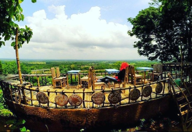 Kampung Edukasi Watu Lumbung, 1. Pantai Parangtritis, 2. Gumuk Pasir Parangkusumo, 3. Kebun Buah Mangunan, 4. Hutan Pinus Dlingo, 5. Puncak Becici Dlingo, 6. Air Terjun Ledok Pokoh (Lepo), 7. Seribu Batu Songgo Langit, 8. Karst Tubing Sedayu, 9. Kampung Edukasi Watu Lumbung, 10. Pantai Kuwaru, 11. Pantai Pandansari, 12. Kebun Buah Naga Pantai Pandansari, 13. Pantai Samas, 14. Pantai Gua Cemara, 15. Kampung Batik Giriloyo, 16. Makam Imogiri, 17. Gua Gajah, 18. Gua Selarong, 19. Gua Cerme, 20. Tirta Tamansari, 21. Balong Waterpark, 22. Kids Fun, 23. Bukit Lintang Sewu, 24. Pabrik Gula Madukismo, 25. Tebing Watu Mabur, 26. Gardu Pandang Bukit Mojo Gumelem, 27. Galaxy Waterpark, 28. Hutan Pinus Pengger, 29. Pantai Pandansimo Bantul, 30. Jurang Tembelan, 31. Watu Goyang, 32. Watu Ngadek, 33. Gardu Pandang Pinus Asri, 34. Watu Amben, 35. Jembatan Soka, 36. Air Terjun Seribu Batu, 37. Air Terjun Tuwondo, 38. Curug Banyunibo, 39. Grojogan Pucung, 40. Pantai Baru, 41. Pantai Baros, 42. Bukit Panguk Kediwung Bantul, 43. Air Terjun Kedung Pengilon, 44. Kebun Bunga Celosia, Resoinangun Garden*, 45. Pasar Seni Gabusan Pusat, 46. Desa Wisata Tembi Bantul, 47. Bukit Bego Imogiri Bantul, 48. Pemandian Air Panas Parang Wedang, 49. Air Terjun Randusari, 50. Pantai Depok, 51. Curug Pulosari, 52. Perengan Park, 53. Pintu Langit Dahromo, 54. Ekowisata Jatisari Dlingo, 55. Bukit Parang Endog, Dekat Bantul, 56. Puncak Sosok, 57. Hutan Pinus Mangunan, 58. Museum Dirgantara, 59. Pantai Cemara Sewu, 60. Pantai Parangkusumo, 61. Kampung Anggur Bantul, 62. Pantai Pelangi, 63. Puncak Bucu, 64. Museum Sejarah Purbakala Pleret, 65. Masjid Gedhe Mataram Kotagede, 66. Pantai Segoro Kidul, 67. Pantai Barchan, 68. Goa Jepang Bantul, 69. Museum Chocolate Monggo, 70. Watu Lawang Mangunan, 71. Edum Park Tegaldowo, 72. Taman Wisata Batu Kapal, 73. Gunung Wangi Bangkel, 74. Kedung Tolok, 75. Sendang Ngembel, 76. Taman Tino Sidin, 77. Bale Banjar Sangkring, 78. Kalinampu Natural Park, 79. Grand Puri Waterpark, 80. Pasar Kebon Empring, 81. Taman Tempuran Cikal, 82. Setren Opak, 83. Taman Glugut, 84. Museum HM Soeharto, 85. Museum Wayang Kekayon, 86. Museum History of Java, 87. Desa Wisata Gerabah Kasongan, 88. Sentra Kulit Manding, 89. Taman Senja Ngelo, 90. Jembatan Selopamioro, 91. Puncak Gebang, 92. Bukit Cinomati, 93. Taman Bunga Asri, 94. Telogo Potorono