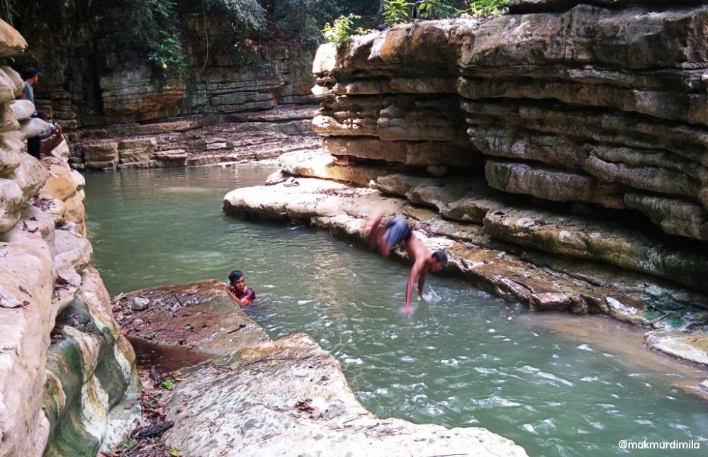 Lingkok Kuwieng, 1. Museum Tsunami, 2. Pulau Rubiah, 3. Pantai Iboih, 4. Masjid Raya Baiturrahman, 5. Air Terjun Blang Kolam, 6. Air Terjun Suhom, 7. Danau Laut Tawar, 8. Pantai Lhoknga, 9. Rumah Cut Nyak Dien, 10. Taman Hutan Raya Pocut Meurah Intan, 11. Air Terjun Kuta Malaka, 12. Tugu Nol Kilometer, 13. Pulau Batee, 14. Pulau Keluang, 15. Goa Sarang, 16. Ujong Seukee, 17. Pulo Aceh, 18. Air Terjun Pria Laot, 19. Air Terjun Tansaran Bidin, 20. Air Terjun Tahura Saree, 21. Kuala Paret, 22. Lingkok Kuwieng, 23. Kuala Merisi, 24. Pualu Pusong, 25. Pantai Tebing Lampuuk, 26. Pantan Terong, 27. Benteng Iskandar Muda dan Benteng Indrapatra, 28. Pusat Latihan Gajah Saree, 29. Air Terjun Peukan Biluy , 30. Goa Loyang Koro, 31. Gua putri pukes, 32. Cagar Alam Jantho, 33. Objek Wisata Putroe Aloh – Pucok Krueng , 34. Gunung Seulawah Agam, 35. Gunung Borni Telong, 36. Pulau Seumadu, 37. Kegiatan diving wisata di Pulau Weh, 38. Pantai Ujong Kareung, 39. Bukit Lamreh, 40. Pantai Ulee Lheue