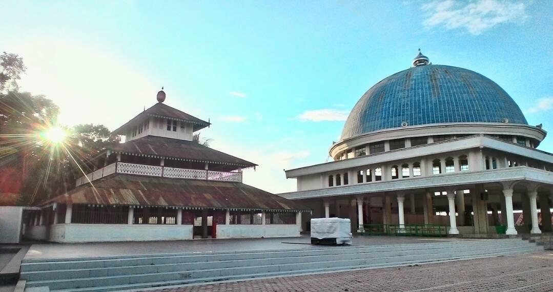 Masjid Po Teumeureuhom (Mutiara Barat), 1. Air Panas Beungga, 2. Monumen Tsunami Kota Sigli, 3. Air Terjun Tangse, 4. Pesona Puncak Kule, 5. Pantai Mantak Tari, 6. Ujong Pi, 7. Menara Air Belanda di Blok Bengkel, 8. Makam Tengku Abdullah Di Tiro, 9. Lingkok Kuwieng, 10. Masjid Po Teumeureuhom (Mutiara Barat), 11. Guha Tujuh (Laweung), 12. Arung Jeram Tangse, 13. Krueng Geunie, 14. Waduk Rajui Padang Tiji, 15. Pantai Pelangi, 16. Masjid Abu Beureueh, 17. Lancang Garam, 18. Bendungan Pinto Sa, 19. Gunung Peut Sagoe, 20. Gunung Taleuk, 21. Teuraceu Angên Beungga