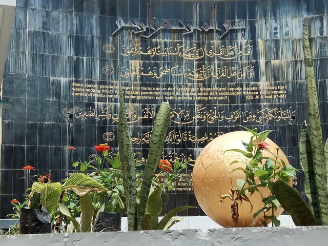 Monumen Tsunami Kota Sigli, 1. Air Panas Beungga, 2. Monumen Tsunami Kota Sigli, 3. Air Terjun Tangse, 4. Pesona Puncak Kule, 5. Pantai Mantak Tari, 6. Ujong Pi, 7. Menara Air Belanda di Blok Bengkel, 8. Makam Tengku Abdullah Di Tiro, 9. Lingkok Kuwieng, 10. Masjid Po Teumeureuhom (Mutiara Barat), 11. Guha Tujuh (Laweung), 12. Arung Jeram Tangse, 13. Krueng Geunie, 14. Waduk Rajui Padang Tiji, 15. Pantai Pelangi, 16. Masjid Abu Beureueh, 17. Lancang Garam, 18. Bendungan Pinto Sa, 19. Gunung Peut Sagoe, 20. Gunung Taleuk, 21. Teuraceu Angên Beungga