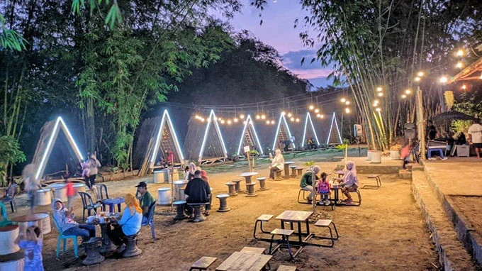 Taman Senja Ngelo, 1. Pantai Parangtritis, 2. Gumuk Pasir Parangkusumo, 3. Kebun Buah Mangunan, 4. Hutan Pinus Dlingo, 5. Puncak Becici Dlingo, 6. Air Terjun Ledok Pokoh (Lepo), 7. Seribu Batu Songgo Langit, 8. Karst Tubing Sedayu, 9. Kampung Edukasi Watu Lumbung, 10. Pantai Kuwaru, 11. Pantai Pandansari, 12. Kebun Buah Naga Pantai Pandansari, 13. Pantai Samas, 14. Pantai Gua Cemara, 15. Kampung Batik Giriloyo, 16. Makam Imogiri, 17. Gua Gajah, 18. Gua Selarong, 19. Gua Cerme, 20. Tirta Tamansari, 21. Balong Waterpark, 22. Kids Fun, 23. Bukit Lintang Sewu, 24. Pabrik Gula Madukismo, 25. Tebing Watu Mabur, 26. Gardu Pandang Bukit Mojo Gumelem, 27. Galaxy Waterpark, 28. Hutan Pinus Pengger, 29. Pantai Pandansimo Bantul, 30. Jurang Tembelan, 31. Watu Goyang, 32. Watu Ngadek, 33. Gardu Pandang Pinus Asri, 34. Watu Amben, 35. Jembatan Soka, 36. Air Terjun Seribu Batu, 37. Air Terjun Tuwondo, 38. Curug Banyunibo, 39. Grojogan Pucung, 40. Pantai Baru, 41. Pantai Baros, 42. Bukit Panguk Kediwung Bantul, 43. Air Terjun Kedung Pengilon, 44. Kebun Bunga Celosia, Resoinangun Garden*, 45. Pasar Seni Gabusan Pusat, 46. Desa Wisata Tembi Bantul, 47. Bukit Bego Imogiri Bantul, 48. Pemandian Air Panas Parang Wedang, 49. Air Terjun Randusari, 50. Pantai Depok, 51. Curug Pulosari, 52. Perengan Park, 53. Pintu Langit Dahromo, 54. Ekowisata Jatisari Dlingo, 55. Bukit Parang Endog, Dekat Bantul, 56. Puncak Sosok, 57. Hutan Pinus Mangunan, 58. Museum Dirgantara, 59. Pantai Cemara Sewu, 60. Pantai Parangkusumo, 61. Kampung Anggur Bantul, 62. Pantai Pelangi, 63. Puncak Bucu, 64. Museum Sejarah Purbakala Pleret, 65. Masjid Gedhe Mataram Kotagede, 66. Pantai Segoro Kidul, 67. Pantai Barchan, 68. Goa Jepang Bantul, 69. Museum Chocolate Monggo, 70. Watu Lawang Mangunan, 71. Edum Park Tegaldowo, 72. Taman Wisata Batu Kapal, 73. Gunung Wangi Bangkel, 74. Kedung Tolok, 75. Sendang Ngembel, 76. Taman Tino Sidin, 77. Bale Banjar Sangkring, 78. Kalinampu Natural Park, 79. Grand Puri Waterpark, 80. Pasar Kebon Empring, 81. Taman Tempuran Cikal, 82. Setren Opak, 83. Taman Glugut, 84. Museum HM Soeharto, 85. Museum Wayang Kekayon, 86. Museum History of Java, 87. Desa Wisata Gerabah Kasongan, 88. Sentra Kulit Manding, 89. Taman Senja Ngelo, 90. Jembatan Selopamioro, 91. Puncak Gebang, 92. Bukit Cinomati, 93. Taman Bunga Asri, 94. Telogo Potorono