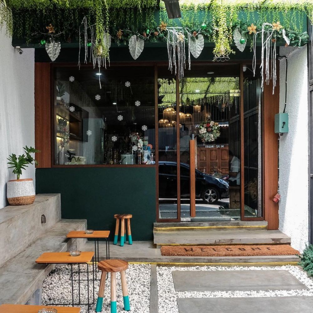 Teras Koepi via IG Teras Koepi, 1. Cafe Batavia, 2. Ali Kopi Cafe & Roastery, 3. Cafe Strawberry, 4. Crematology Coffee Roasters, 5. Onni House Jakarta, 6. Kedai Seni Djakarte, 7. Dancing Goat Coffee Co., 8. Sudutsatu Cafe, 9. Tuttonero Coffee and Eat, 10. Kopitagram – Tomang, 11. Libero (Coffee • Kitchen • Gelato), 12. KOI The, 13. Beatrice Quarters, 14. Kaneel Cafe, 15. Guten Morgen Coffee Lab, 16. Djournal Coffee, 17. Koultoura Coffee – Wang Plaza, 18. Tantular Cafe, 19. Common Grounds Neo Soho, 20. Dinobites Cafe, 21. Wj de Cafe, 22. Coteca, 23. Papa & Mama Bistro and Coffee, 24. Excelso Coffee – Puri Indah Mall, 25. Tamani Cafe, 26. Koultura Kopie, 27. EVLOGIA CAFE & CO, 28. Wyl’s Kitchen – Veranda Residence Puri, 29. Tony Roma’s Pesanggrahan, 30. Teras Koepi, 31. Kopi Lalu, 32. Vilo Artisan Gelato, 33. Rame Coffee & Eatery, 34. Sinilagi – Food and Coffee, 35. O’Good Coffee & Eatery, 36. Tanatap Coffee Meruya, 37. Acaraki, 38. DAKARA COFFEE AND TEA, 39. Gins.co Cafe