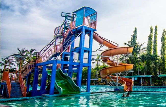 Tirta Tamansari via Jogjasuper, 1. Pantai Parangtritis, 2. Gumuk Pasir Parangkusumo, 3. Kebun Buah Mangunan, 4. Hutan Pinus Dlingo, 5. Puncak Becici Dlingo, 6. Air Terjun Ledok Pokoh (Lepo), 7. Seribu Batu Songgo Langit, 8. Karst Tubing Sedayu, 9. Kampung Edukasi Watu Lumbung, 10. Pantai Kuwaru, 11. Pantai Pandansari, 12. Kebun Buah Naga Pantai Pandansari, 13. Pantai Samas, 14. Pantai Gua Cemara, 15. Kampung Batik Giriloyo, 16. Makam Imogiri, 17. Gua Gajah, 18. Gua Selarong, 19. Gua Cerme, 20. Tirta Tamansari, 21. Balong Waterpark, 22. Kids Fun, 23. Bukit Lintang Sewu, 24. Pabrik Gula Madukismo, 25. Tebing Watu Mabur, 26. Gardu Pandang Bukit Mojo Gumelem, 27. Galaxy Waterpark, 28. Hutan Pinus Pengger, 29. Pantai Pandansimo Bantul, 30. Jurang Tembelan, 31. Watu Goyang, 32. Watu Ngadek, 33. Gardu Pandang Pinus Asri, 34. Watu Amben, 35. Jembatan Soka, 36. Air Terjun Seribu Batu, 37. Air Terjun Tuwondo, 38. Curug Banyunibo, 39. Grojogan Pucung, 40. Pantai Baru, 41. Pantai Baros, 42. Bukit Panguk Kediwung Bantul, 43. Air Terjun Kedung Pengilon, 44. Kebun Bunga Celosia, Resoinangun Garden*, 45. Pasar Seni Gabusan Pusat, 46. Desa Wisata Tembi Bantul, 47. Bukit Bego Imogiri Bantul, 48. Pemandian Air Panas Parang Wedang, 49. Air Terjun Randusari, 50. Pantai Depok, 51. Curug Pulosari, 52. Perengan Park, 53. Pintu Langit Dahromo, 54. Ekowisata Jatisari Dlingo, 55. Bukit Parang Endog, Dekat Bantul, 56. Puncak Sosok, 57. Hutan Pinus Mangunan, 58. Museum Dirgantara, 59. Pantai Cemara Sewu, 60. Pantai Parangkusumo, 61. Kampung Anggur Bantul, 62. Pantai Pelangi, 63. Puncak Bucu, 64. Museum Sejarah Purbakala Pleret, 65. Masjid Gedhe Mataram Kotagede, 66. Pantai Segoro Kidul, 67. Pantai Barchan, 68. Goa Jepang Bantul, 69. Museum Chocolate Monggo, 70. Watu Lawang Mangunan, 71. Edum Park Tegaldowo, 72. Taman Wisata Batu Kapal, 73. Gunung Wangi Bangkel, 74. Kedung Tolok, 75. Sendang Ngembel, 76. Taman Tino Sidin, 77. Bale Banjar Sangkring, 78. Kalinampu Natural Park, 79. Grand Puri Waterpark, 80. Pasar Kebon Empring, 81. Taman Tempuran Cikal, 82. Setren Opak, 83. Taman Glugut, 84. Museum HM Soeharto, 85. Museum Wayang Kekayon, 86. Museum History of Java, 87. Desa Wisata Gerabah Kasongan, 88. Sentra Kulit Manding, 89. Taman Senja Ngelo, 90. Jembatan Selopamioro, 91. Puncak Gebang, 92. Bukit Cinomati, 93. Taman Bunga Asri, 94. Telogo Potorono