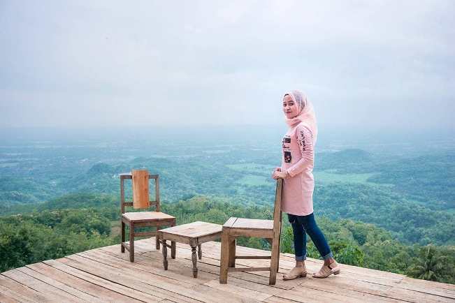 Watu Goyang via Ig Jogjakartaid, 1. Pantai Parangtritis, 2. Gumuk Pasir Parangkusumo, 3. Kebun Buah Mangunan, 4. Hutan Pinus Dlingo, 5. Puncak Becici Dlingo, 6. Air Terjun Ledok Pokoh (Lepo), 7. Seribu Batu Songgo Langit, 8. Karst Tubing Sedayu, 9. Kampung Edukasi Watu Lumbung, 10. Pantai Kuwaru, 11. Pantai Pandansari, 12. Kebun Buah Naga Pantai Pandansari, 13. Pantai Samas, 14. Pantai Gua Cemara, 15. Kampung Batik Giriloyo, 16. Makam Imogiri, 17. Gua Gajah, 18. Gua Selarong, 19. Gua Cerme, 20. Tirta Tamansari, 21. Balong Waterpark, 22. Kids Fun, 23. Bukit Lintang Sewu, 24. Pabrik Gula Madukismo, 25. Tebing Watu Mabur, 26. Gardu Pandang Bukit Mojo Gumelem, 27. Galaxy Waterpark, 28. Hutan Pinus Pengger, 29. Pantai Pandansimo Bantul, 30. Jurang Tembelan, 31. Watu Goyang, 32. Watu Ngadek, 33. Gardu Pandang Pinus Asri, 34. Watu Amben, 35. Jembatan Soka, 36. Air Terjun Seribu Batu, 37. Air Terjun Tuwondo, 38. Curug Banyunibo, 39. Grojogan Pucung, 40. Pantai Baru, 41. Pantai Baros, 42. Bukit Panguk Kediwung Bantul, 43. Air Terjun Kedung Pengilon, 44. Kebun Bunga Celosia, Resoinangun Garden*, 45. Pasar Seni Gabusan Pusat, 46. Desa Wisata Tembi Bantul, 47. Bukit Bego Imogiri Bantul, 48. Pemandian Air Panas Parang Wedang, 49. Air Terjun Randusari, 50. Pantai Depok, 51. Curug Pulosari, 52. Perengan Park, 53. Pintu Langit Dahromo, 54. Ekowisata Jatisari Dlingo, 55. Bukit Parang Endog, Dekat Bantul, 56. Puncak Sosok, 57. Hutan Pinus Mangunan, 58. Museum Dirgantara, 59. Pantai Cemara Sewu, 60. Pantai Parangkusumo, 61. Kampung Anggur Bantul, 62. Pantai Pelangi, 63. Puncak Bucu, 64. Museum Sejarah Purbakala Pleret, 65. Masjid Gedhe Mataram Kotagede, 66. Pantai Segoro Kidul, 67. Pantai Barchan, 68. Goa Jepang Bantul, 69. Museum Chocolate Monggo, 70. Watu Lawang Mangunan, 71. Edum Park Tegaldowo, 72. Taman Wisata Batu Kapal, 73. Gunung Wangi Bangkel, 74. Kedung Tolok, 75. Sendang Ngembel, 76. Taman Tino Sidin, 77. Bale Banjar Sangkring, 78. Kalinampu Natural Park, 79. Grand Puri Waterpark, 80. Pasar Kebon Empring, 81. Taman Tempuran Cikal, 82. Setren Opak, 83. Taman Glugut, 84. Museum HM Soeharto, 85. Museum Wayang Kekayon, 86. Museum History of Java, 87. Desa Wisata Gerabah Kasongan, 88. Sentra Kulit Manding, 89. Taman Senja Ngelo, 90. Jembatan Selopamioro, 91. Puncak Gebang, 92. Bukit Cinomati, 93. Taman Bunga Asri, 94. Telogo Potorono