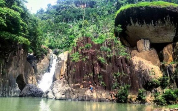 Air Terjun Jurug Waru, 1. Pantai Damas, 2. Pantai Karanggongso, 3. Pantai Prigi, 4. Pantai Blando, 5. Pantai Ngulung Wetan, 6. Pantai Ngadipuro, 7. Pantai Ngampiran, 8. Pantai Konang, 9. Pantai Taman Kili – Kili, 10. Pantai Pelang, 11. Wisata Rumah Apung, 12. Hutan Kota Trenggalek, 13. Bukit Banyon, 14. Gunung Gemblung Durenan, 15. Gunung Sepikul, 16. Gua Lowo, 17. Wisata Putri Maron, 18. Dam Bagong, 19. Goa Ngerit, 20. Pantai Simbaronce, 21. Wisata Edukasi Rumah Coklat, 22. Coban Rambat, 23. Air Terjun Banyu Nget, 24. Bukit Gembes, 25. Air Terjun Jurug Waru, 26. Pantai Pasir Putih Trenggalek, 27. Pantai Blado, 29. Hutan Mangrove Cengkrong, 30. Air Terjun Grobogan Sewu, 31. Air Terjun Kali Anjlok, 32. Alun-Alun Trenggalek, 33. Air Terjun Kedung Panas, 34. Air Terjun Ketro, 35. Air Terjun Jurug Menjalin, 36. Air Terjun Kali Jodo, 37. Air Terjun Songgolangit, 38. Air Terjun Jurug Terbang, 39. Air Terjun Pantai Pelang, 40. Gunung Prongos, 41. Puncak Jaas, 42. Bukit Mbendil, 43. Pantai Mbangko’an, 44. Pantai Wawaran, 45. Pantai Kapulogo, 46. Pantai Sumbreng, 47. Pantai Nggenjor