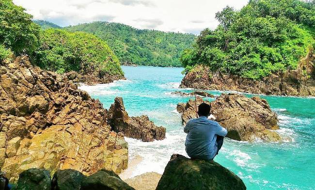 Pantai Kapulogo via Ig @Farid_cidonk, 1. Pantai Damas, 2. Pantai Karanggongso, 3. Pantai Prigi, 4. Pantai Blando, 5. Pantai Ngulung Wetan, 6. Pantai Ngadipuro, 7. Pantai Ngampiran, 8. Pantai Konang, 9. Pantai Taman Kili – Kili, 10. Pantai Pelang, 11. Wisata Rumah Apung, 12. Hutan Kota Trenggalek, 13. Bukit Banyon, 14. Gunung Gemblung Durenan, 15. Gunung Sepikul, 16. Gua Lowo, 17. Wisata Putri Maron, 18. Dam Bagong, 19. Goa Ngerit, 20. Pantai Simbaronce, 21. Wisata Edukasi Rumah Coklat, 22. Coban Rambat, 23. Air Terjun Banyu Nget, 24. Bukit Gembes, 25. Air Terjun Jurug Waru, 26. Pantai Pasir Putih Trenggalek, 27. Pantai Blado, 29. Hutan Mangrove Cengkrong, 30. Air Terjun Grobogan Sewu, 31. Air Terjun Kali Anjlok, 32. Alun-Alun Trenggalek, 33. Air Terjun Kedung Panas, 34. Air Terjun Ketro, 35. Air Terjun Jurug Menjalin, 36. Air Terjun Kali Jodo, 37. Air Terjun Songgolangit, 38. Air Terjun Jurug Terbang, 39. Air Terjun Pantai Pelang, 40. Gunung Prongos, 41. Puncak Jaas, 42. Bukit Mbendil, 43. Pantai Mbangko’an, 44. Pantai Wawaran, 45. Pantai Kapulogo, 46. Pantai Sumbreng, 47. Pantai Nggenjor