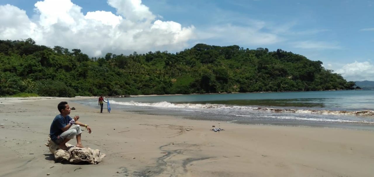 Pantai Nggenjor via Jejakneo, 1. Pantai Damas, 2. Pantai Karanggongso, 3. Pantai Prigi, 4. Pantai Blando, 5. Pantai Ngulung Wetan, 6. Pantai Ngadipuro, 7. Pantai Ngampiran, 8. Pantai Konang, 9. Pantai Taman Kili – Kili, 10. Pantai Pelang, 11. Wisata Rumah Apung, 12. Hutan Kota Trenggalek, 13. Bukit Banyon, 14. Gunung Gemblung Durenan, 15. Gunung Sepikul, 16. Gua Lowo, 17. Wisata Putri Maron, 18. Dam Bagong, 19. Goa Ngerit, 20. Pantai Simbaronce, 21. Wisata Edukasi Rumah Coklat, 22. Coban Rambat, 23. Air Terjun Banyu Nget, 24. Bukit Gembes, 25. Air Terjun Jurug Waru, 26. Pantai Pasir Putih Trenggalek, 27. Pantai Blado, 29. Hutan Mangrove Cengkrong, 30. Air Terjun Grobogan Sewu, 31. Air Terjun Kali Anjlok, 32. Alun-Alun Trenggalek, 33. Air Terjun Kedung Panas, 34. Air Terjun Ketro, 35. Air Terjun Jurug Menjalin, 36. Air Terjun Kali Jodo, 37. Air Terjun Songgolangit, 38. Air Terjun Jurug Terbang, 39. Air Terjun Pantai Pelang, 40. Gunung Prongos, 41. Puncak Jaas, 42. Bukit Mbendil, 43. Pantai Mbangko’an, 44. Pantai Wawaran, 45. Pantai Kapulogo, 46. Pantai Sumbreng, 47. Pantai Nggenjor